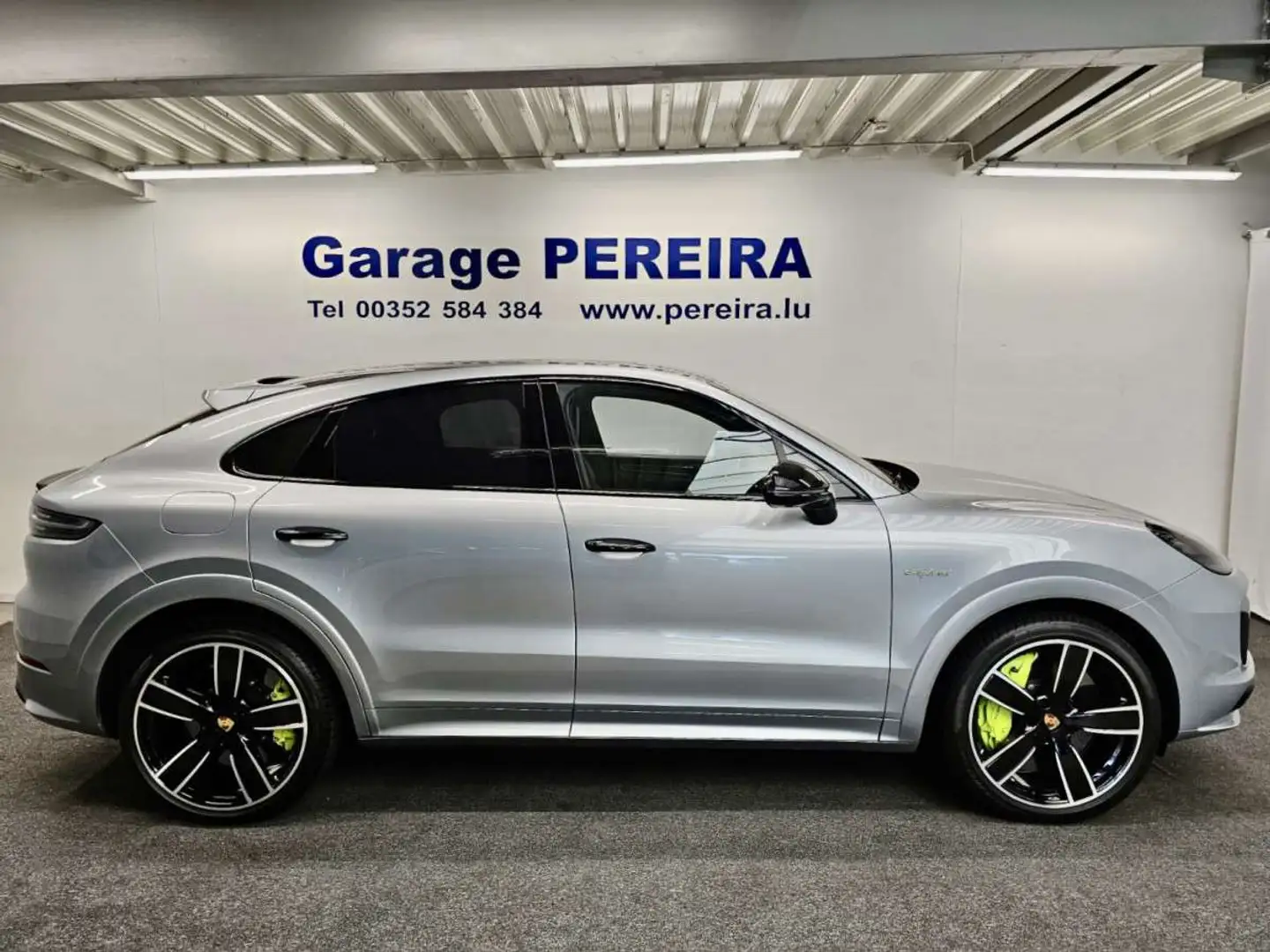 Porsche Cayenne COUPE TURBO S E-HYBRID KERAMIK SPORT PAKET PACK CH Gris - 2