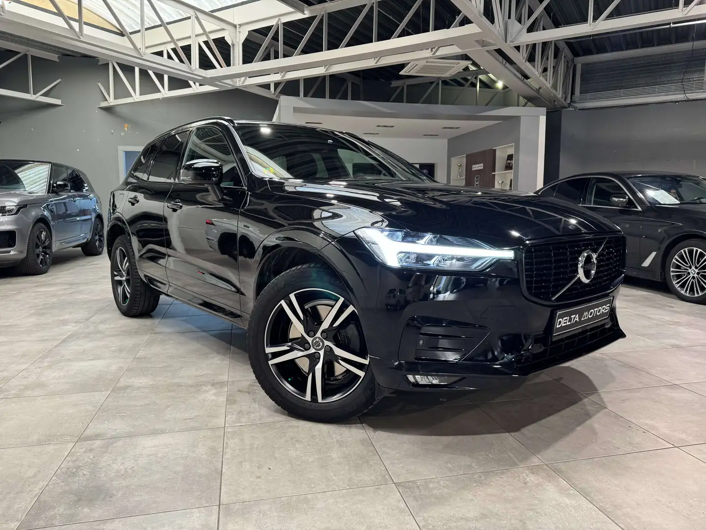 Volvo XC60 Volvo XC60 2.0 B4 MHEV 2WD Plus Dark Noir - 1