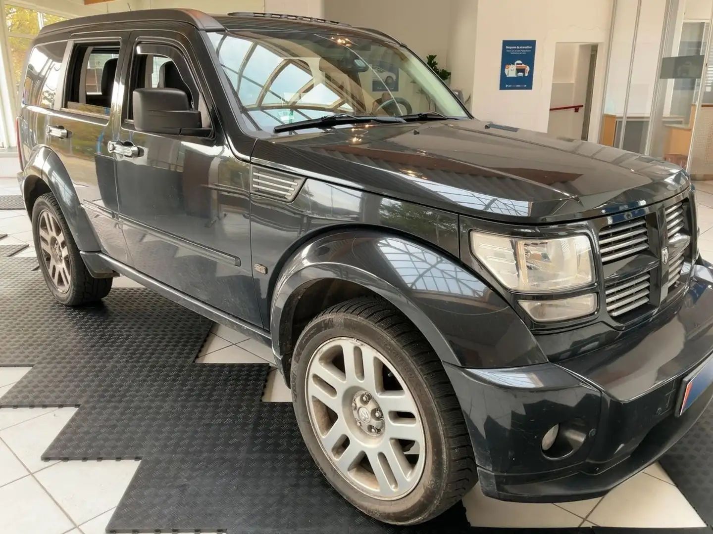 Dodge Nitro 4.0 V6 R/T Leder*Navi*Sitzhzg*S-Dach*AHK Negro - 2