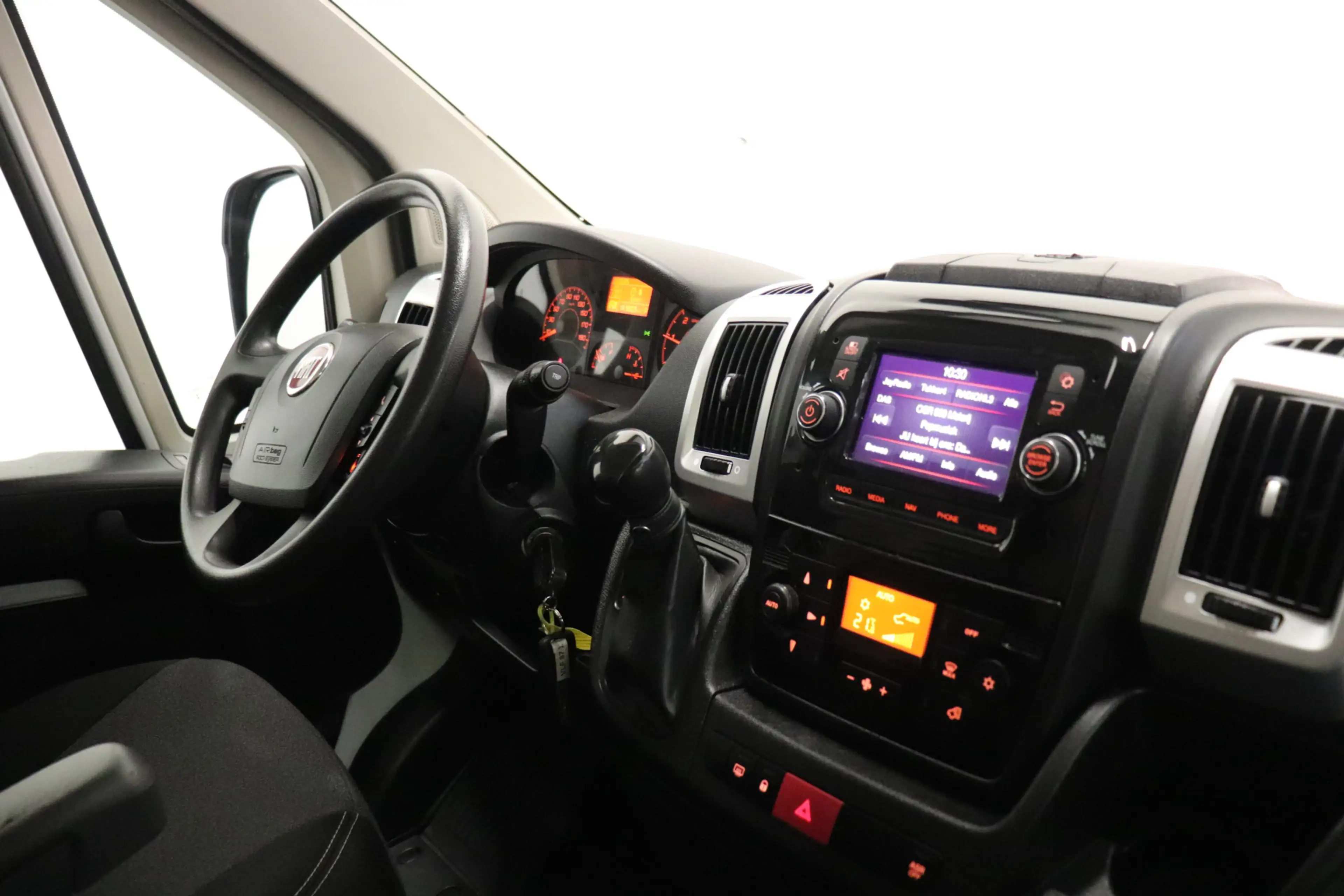 Fiat Ducato 2.3 MJ 140PK Automaat L3H2 EURO 6 - AC/Climate - N — photo 4