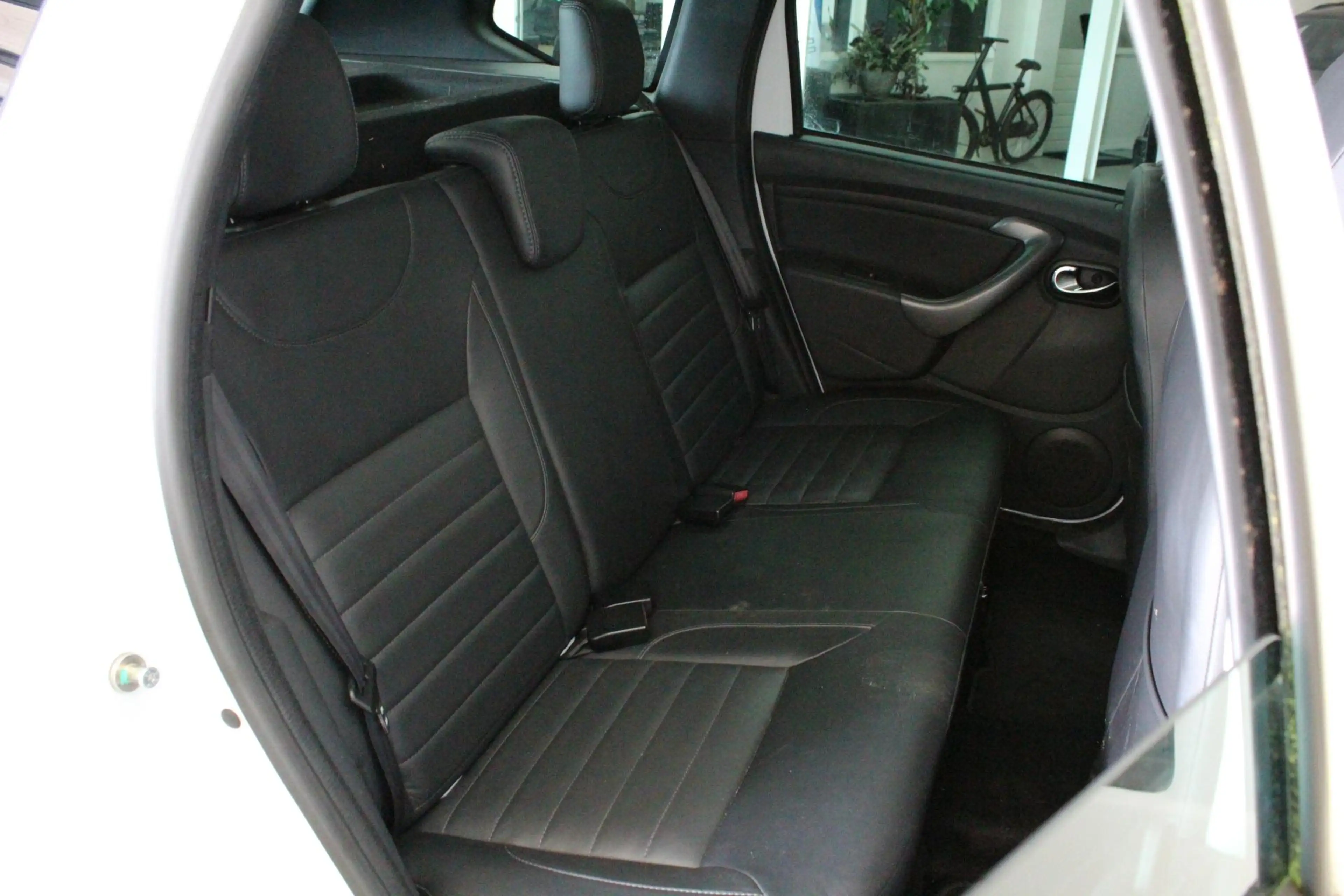 Dacia Duster 1.2 TCe 4x4 Prestige | NAVIGATIE | TREKHAAK | PDC — photo 17