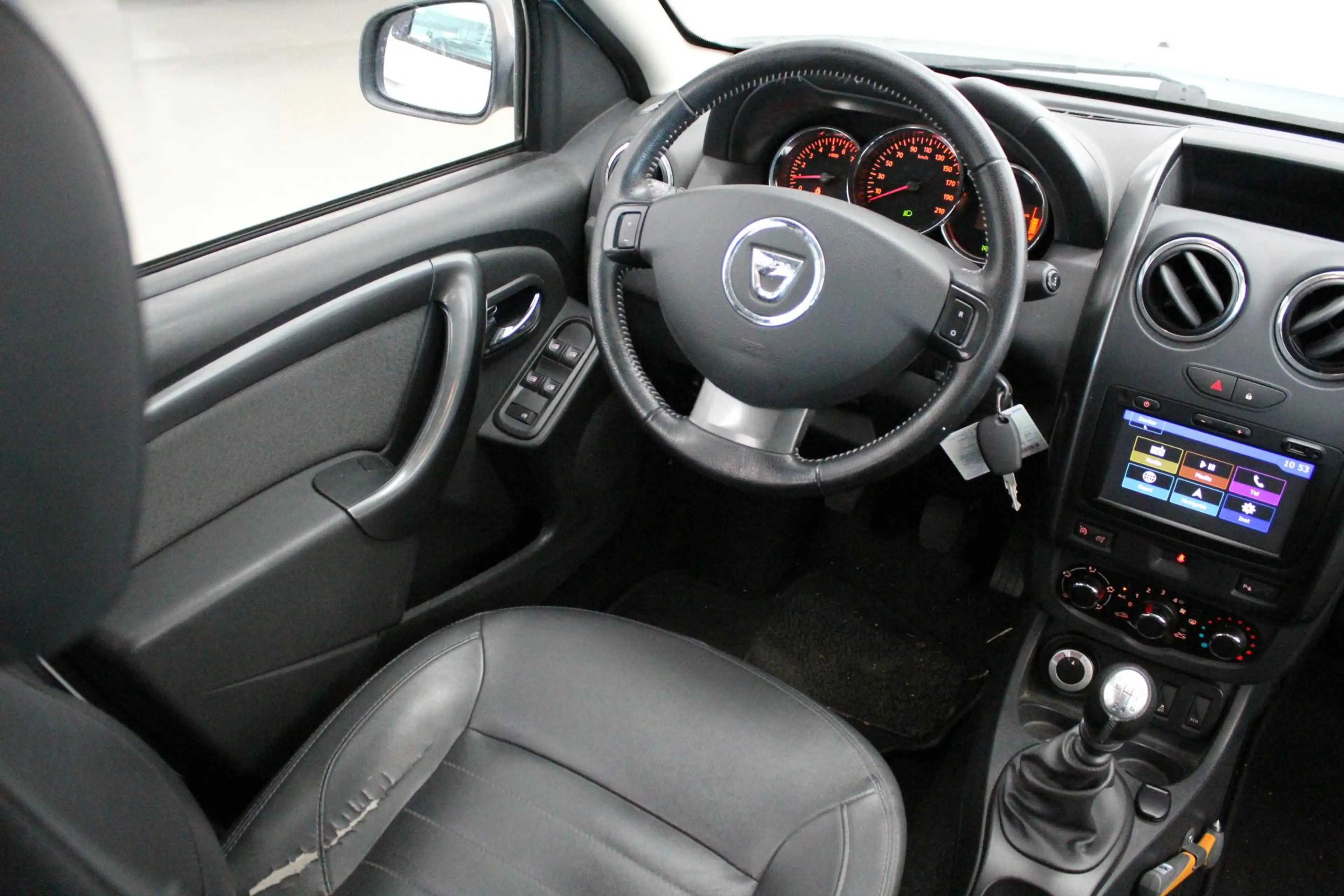Dacia Duster 1.2 TCe 4x4 Prestige | NAVIGATIE | TREKHAAK | PDC — photo 15