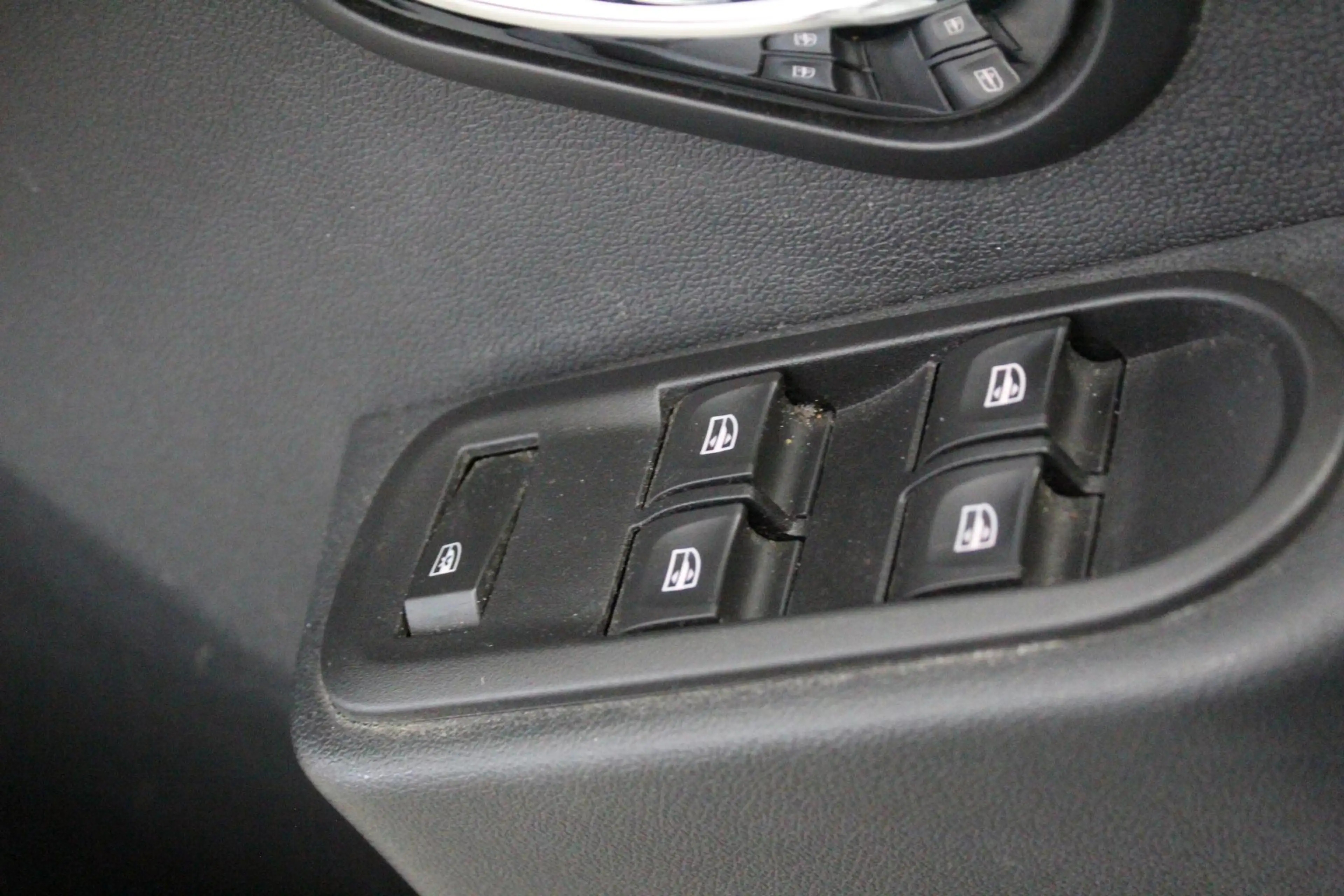 Dacia Duster 1.2 TCe 4x4 Prestige | NAVIGATIE | TREKHAAK | PDC — photo 31