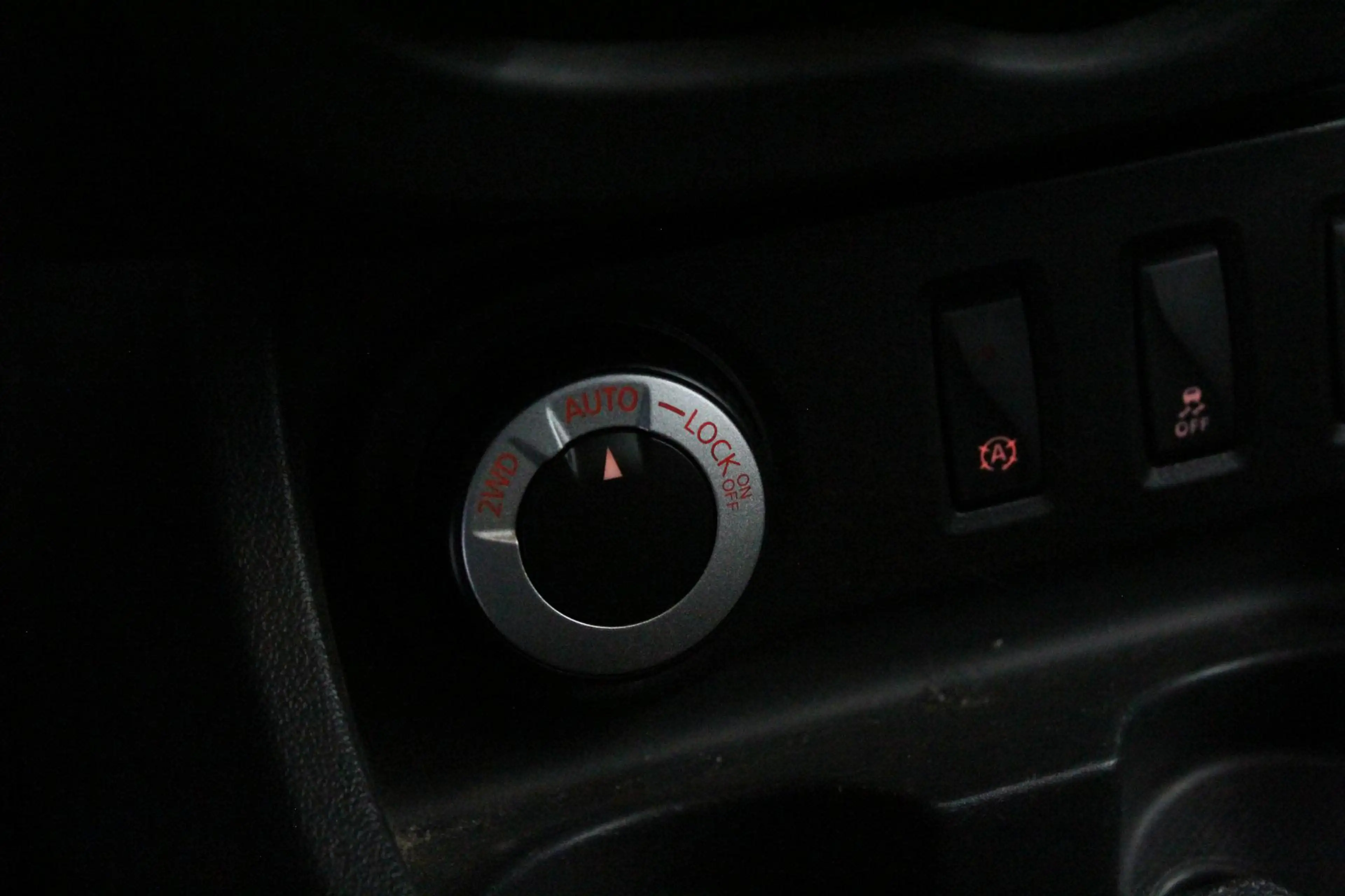 Dacia Duster 1.2 TCe 4x4 Prestige | NAVIGATIE | TREKHAAK | PDC — photo 24