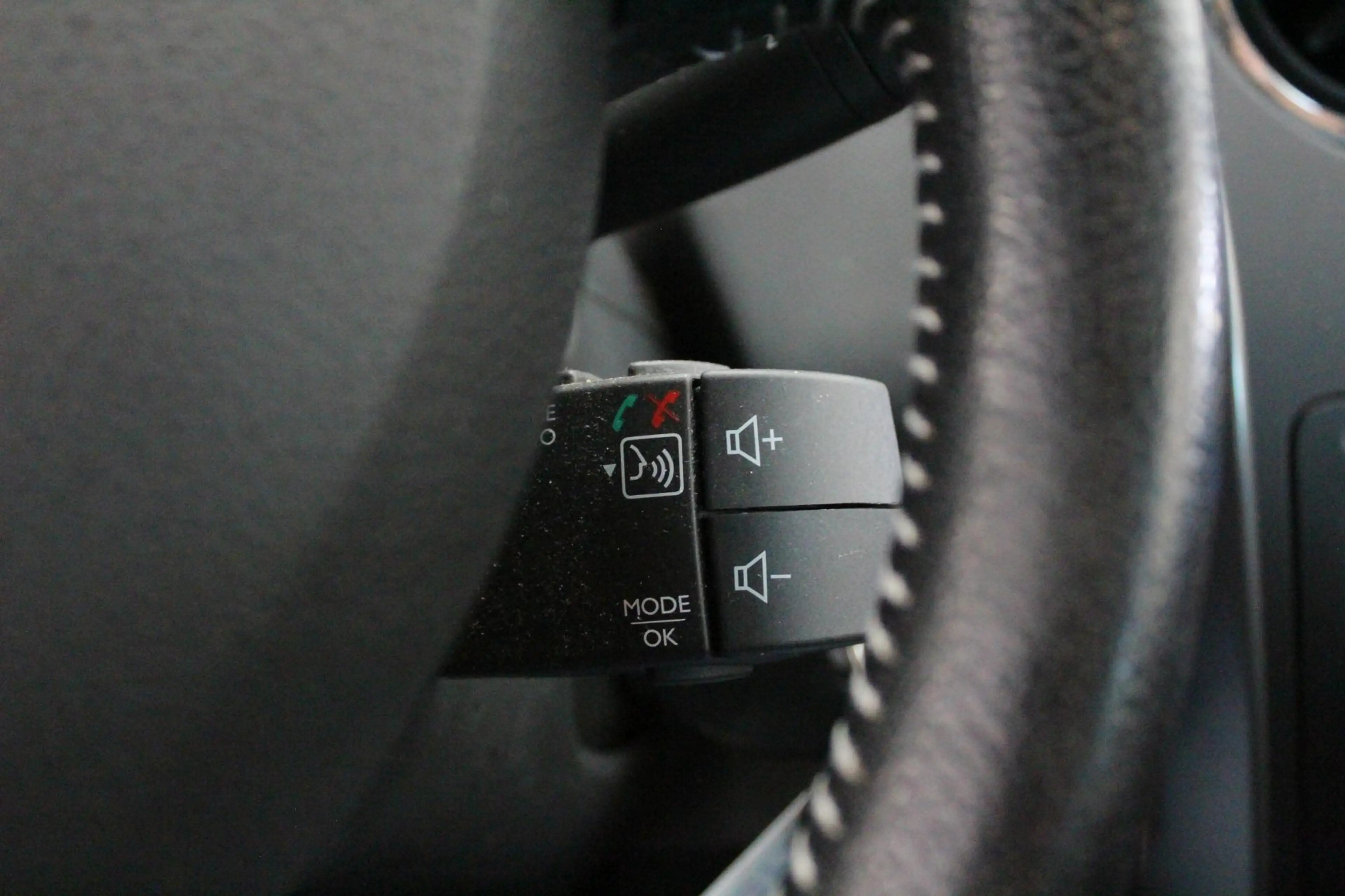 Dacia Duster 1.2 TCe 4x4 Prestige | NAVIGATIE | TREKHAAK | PDC — photo 23