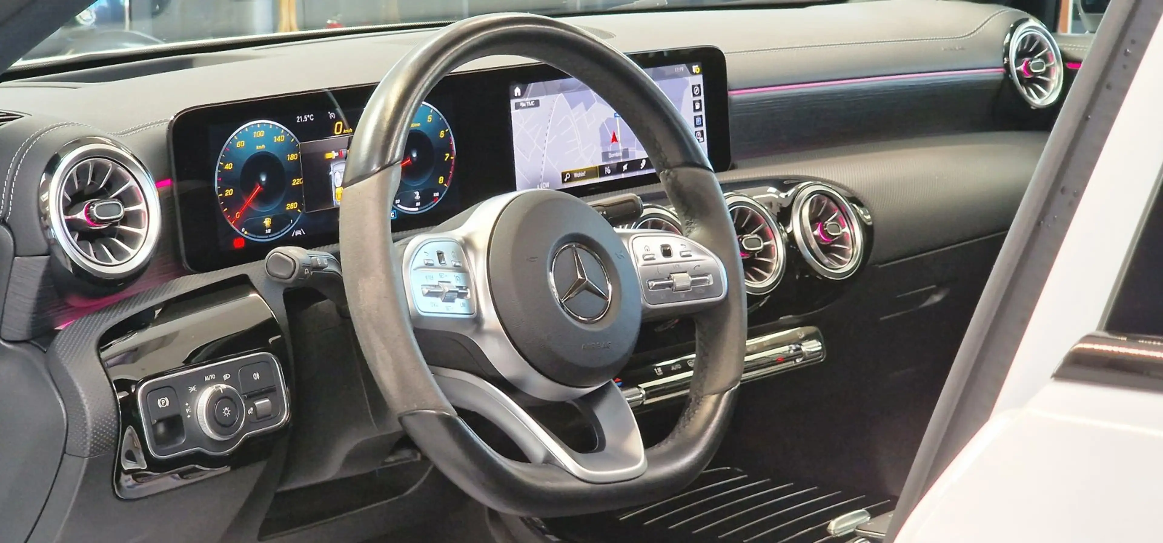 Mercedes-Benz A 250 AMG-Paket *Pano*Memory-Sitz*Ambiente — photo 11