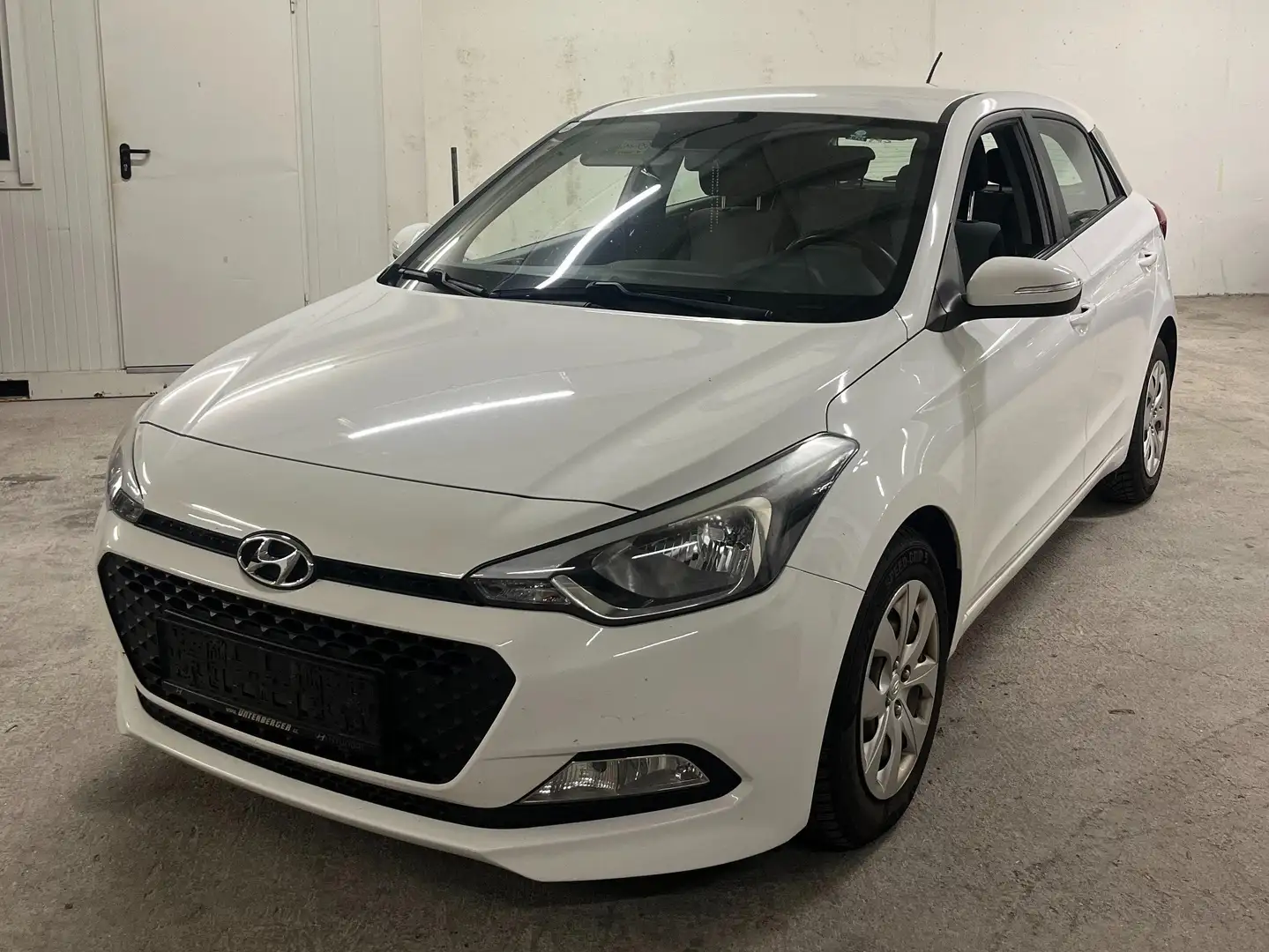 Hyundai i20 i20 1,25 Limited Plus Limited Plus Weiß - 1