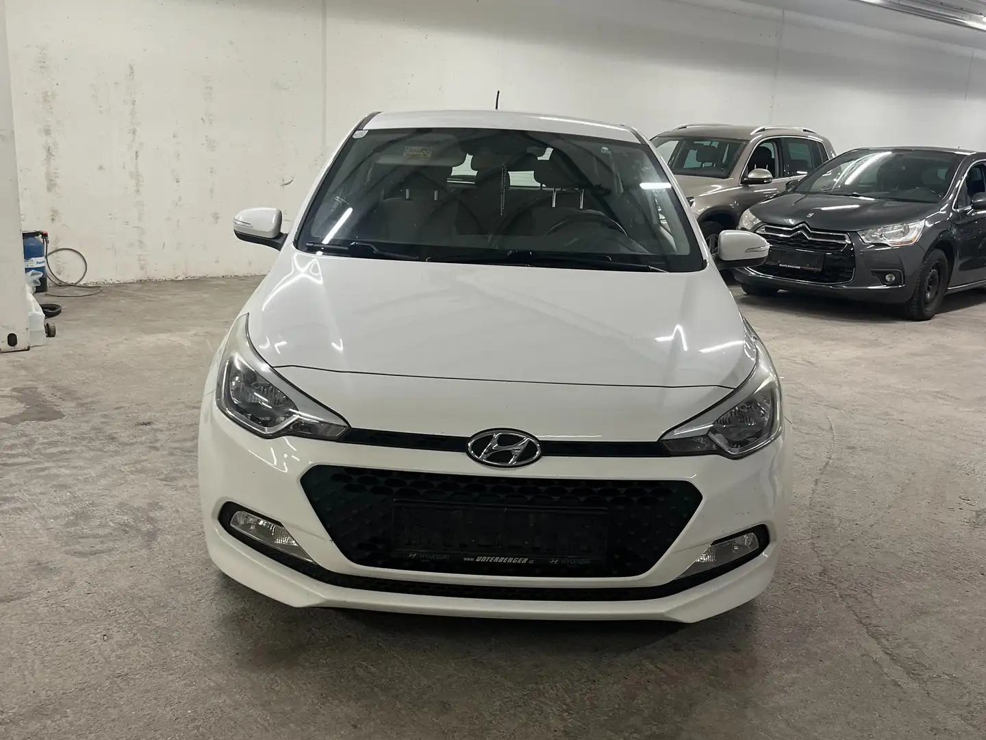 Hyundai i20 i20 1,25 Limited Plus Limited Plus Weiß - 2
