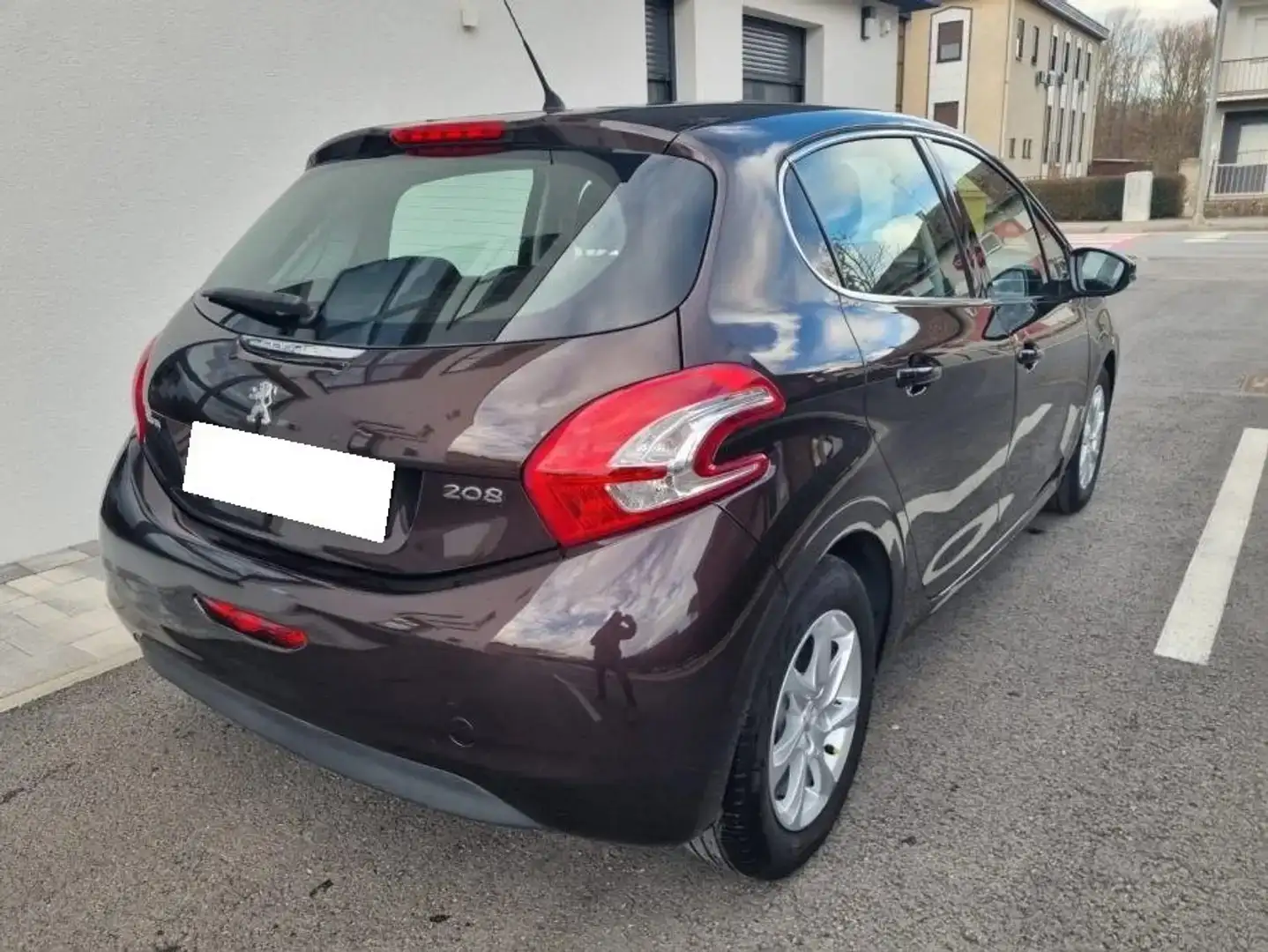 Peugeot 208 208 1.6 e-HDi 115ch FAP BVM6 Allure - 1