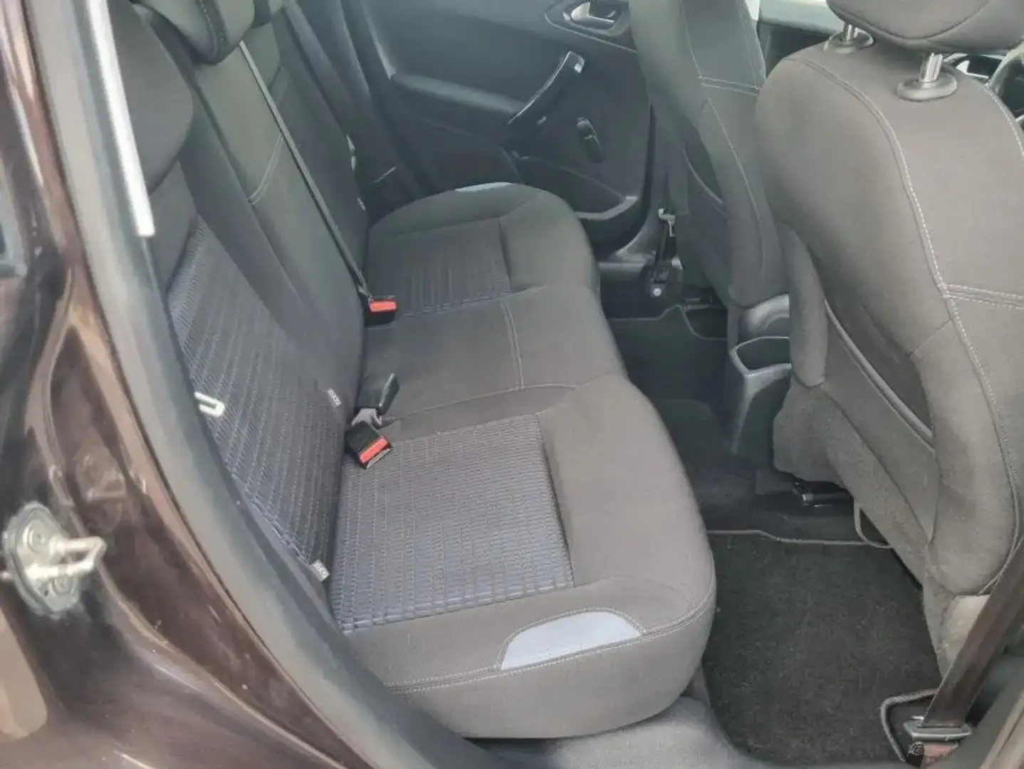 Peugeot 208 208 1.6 e-HDi 115ch FAP BVM6 Allure - 2