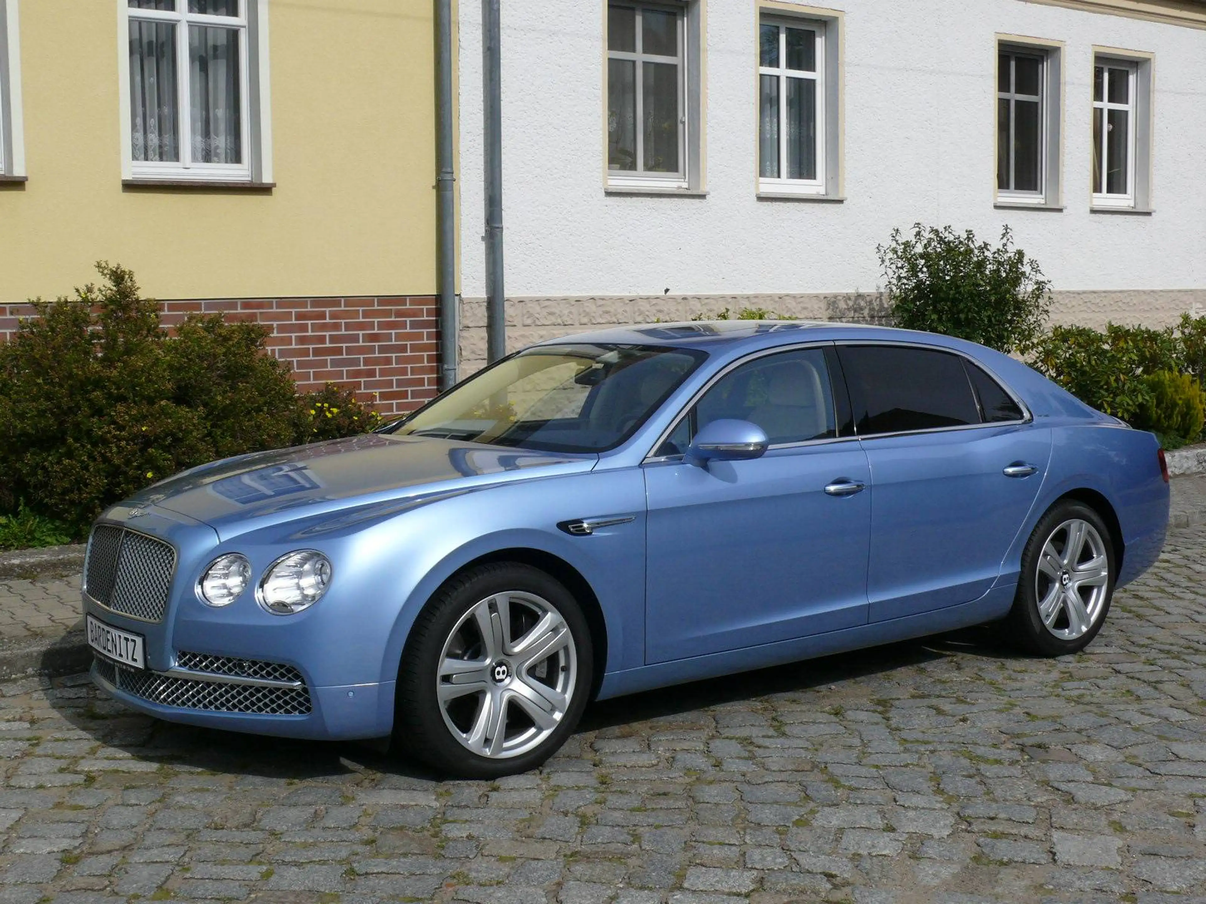 Bentley Flying Spur Top 1 Vorbesitzer 625 PS Scheckheft unfallfrei — photo 2