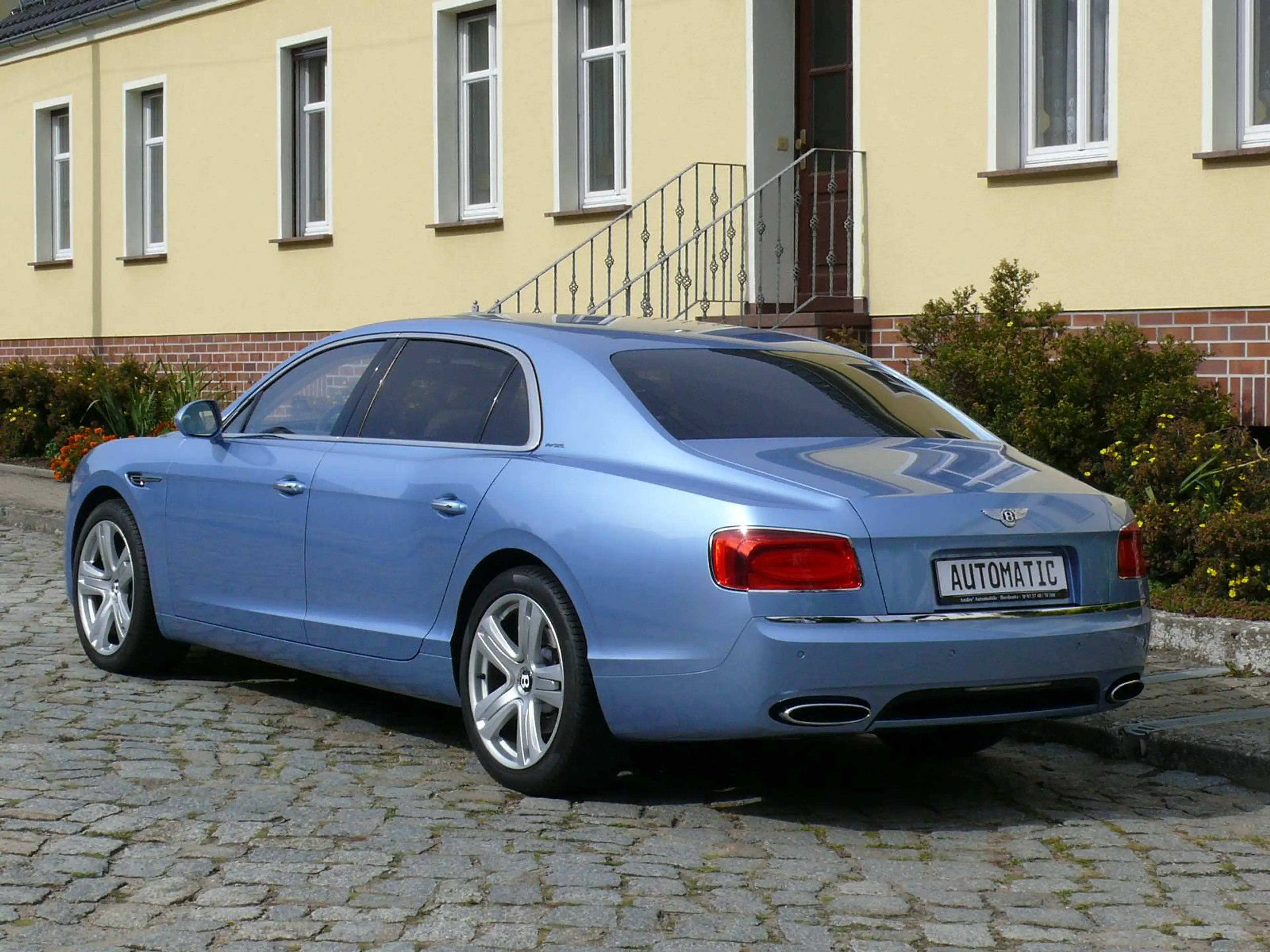 Bentley Flying Spur Top 1 Vorbesitzer 625 PS Scheckheft unfallfrei — photo 10
