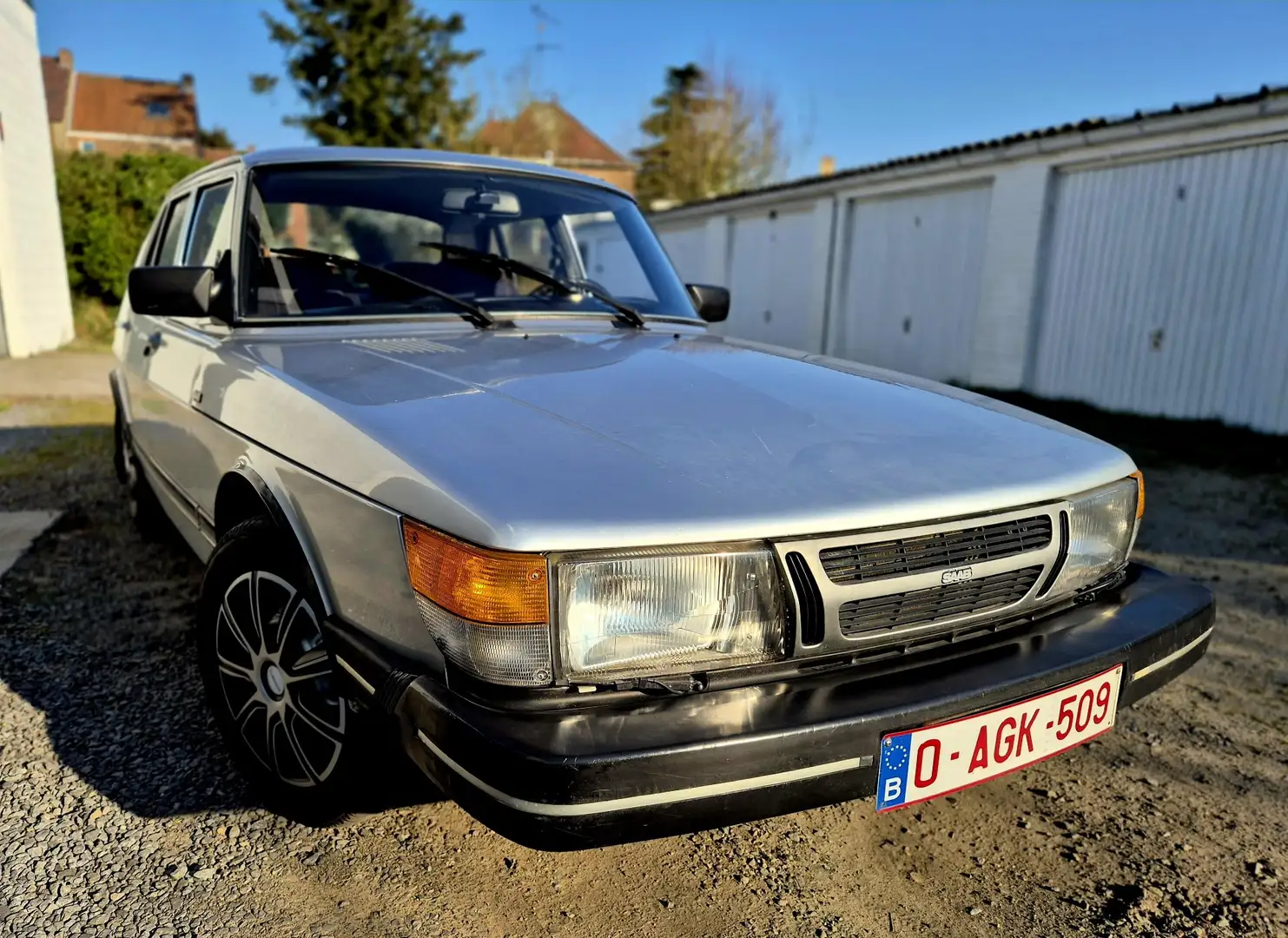 Saab 900 Grau - 1