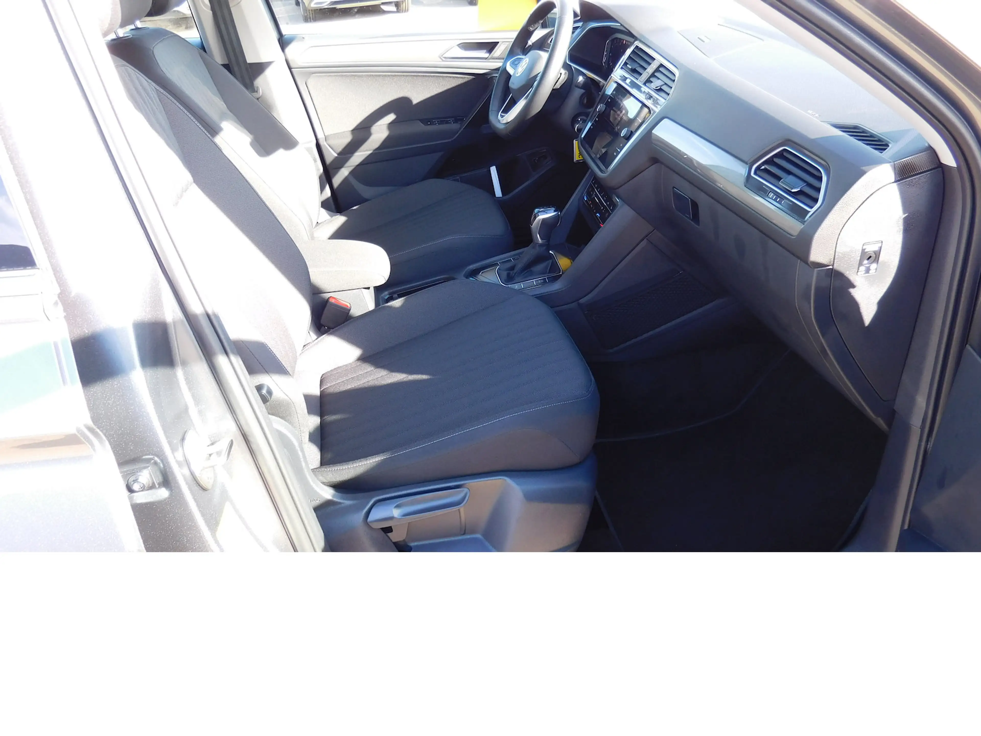 Volkswagen Tiguan Allspace 1.5 TSI Life 7 Sitze Navi DSG — photo 11