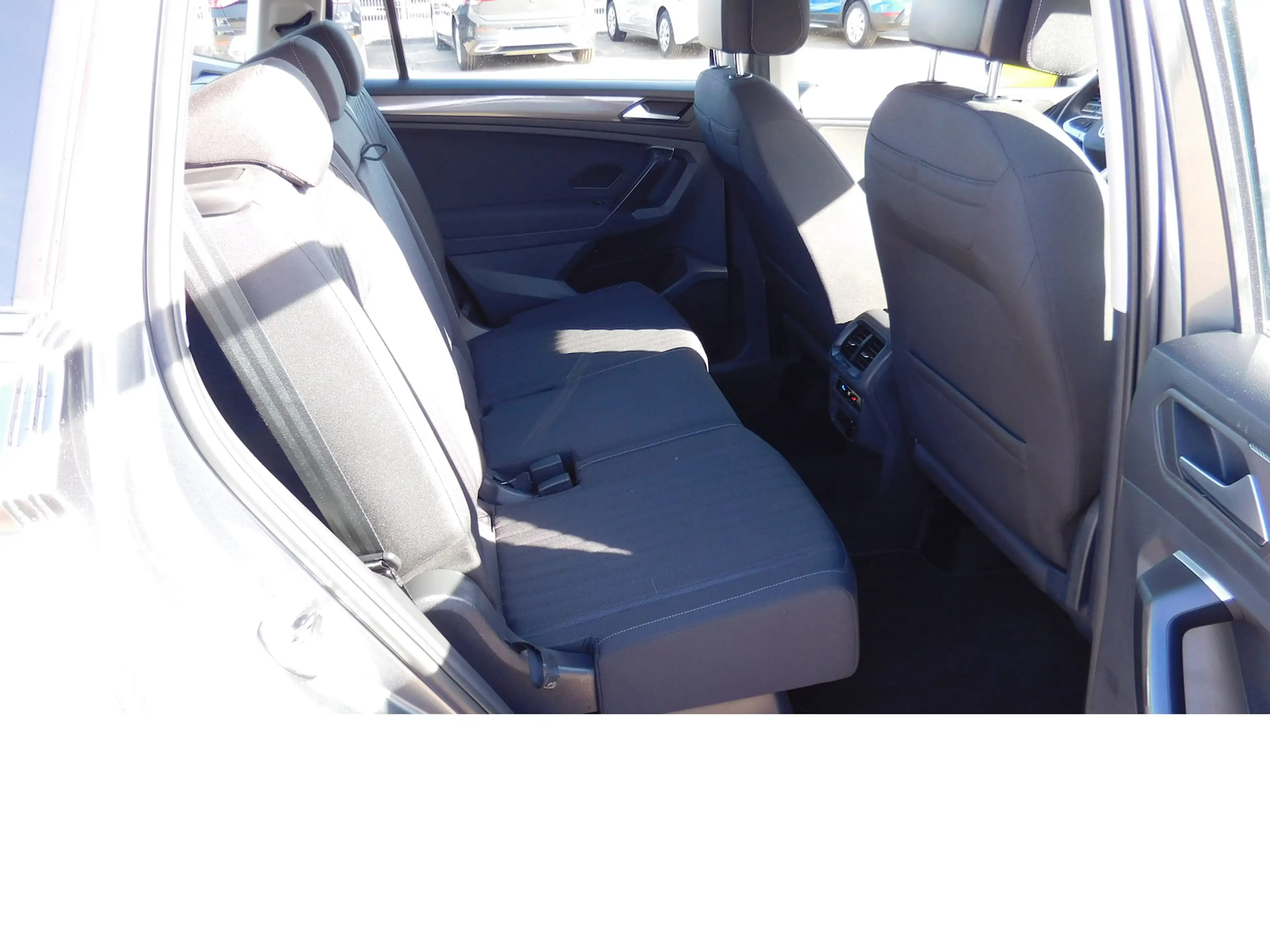 Volkswagen Tiguan Allspace 1.5 TSI Life 7 Sitze Navi DSG — photo 13