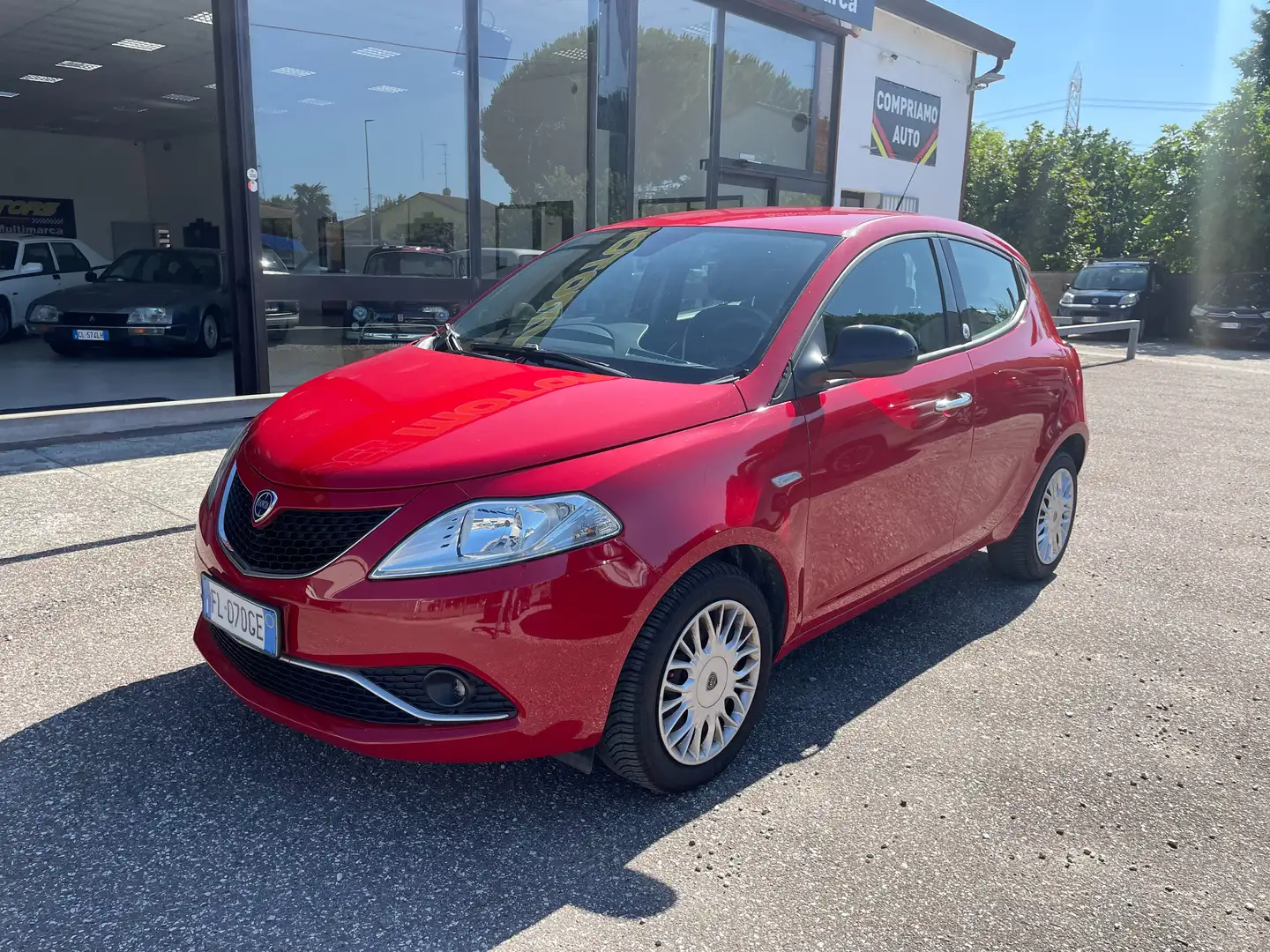 Lancia Ypsilon Ypsilon III 2015 1.2 Silver ecochic Gpl 69cv Rouge - 1