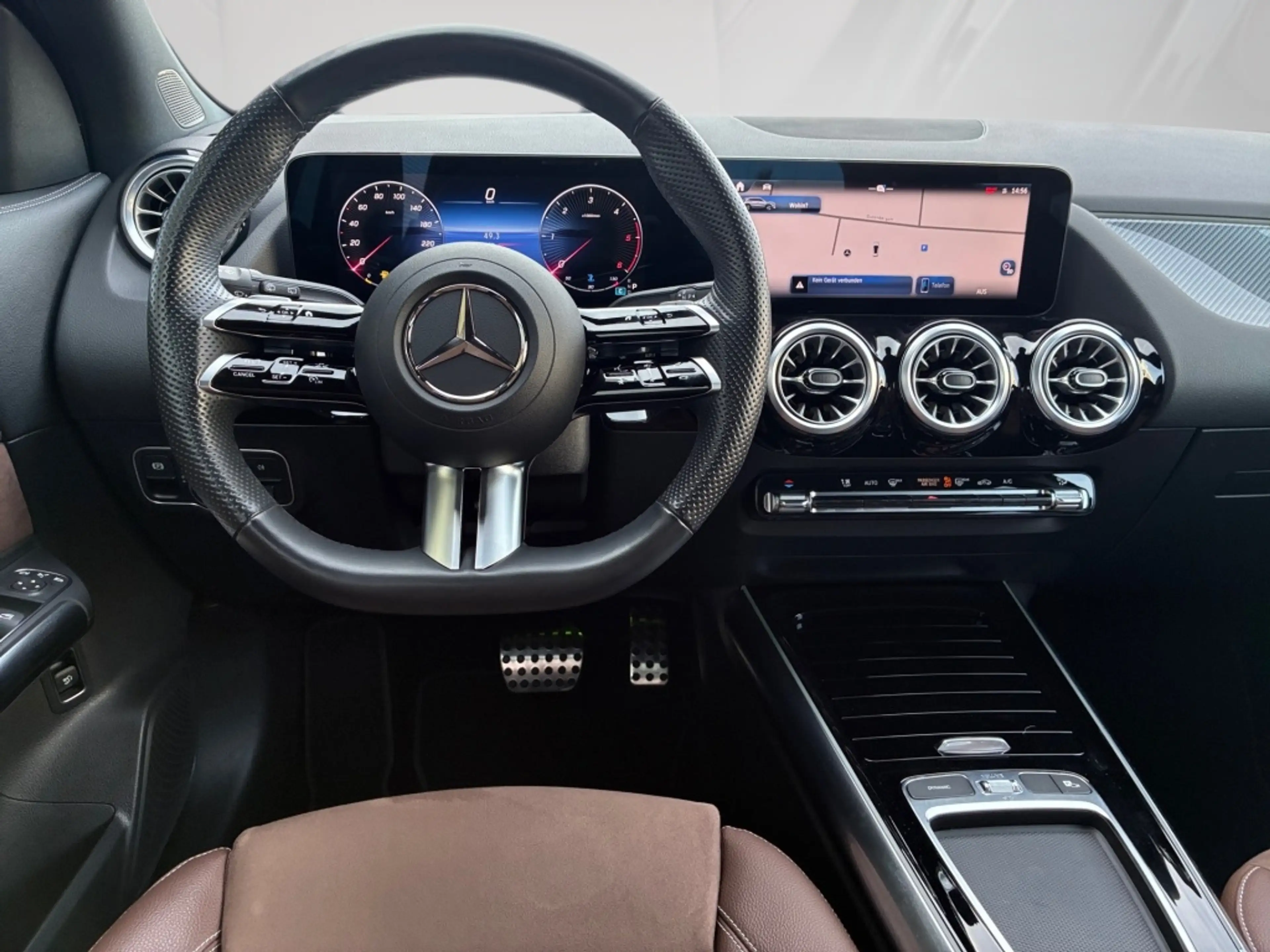 Mercedes-Benz GLA 180 d AMG KAMERA DISTRO AHK SHZ LED NIGHT — photo 11