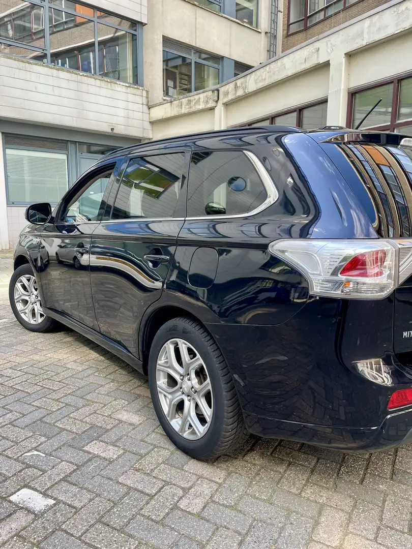 Mitsubishi Outlander 2.0 4WD Invite - 2