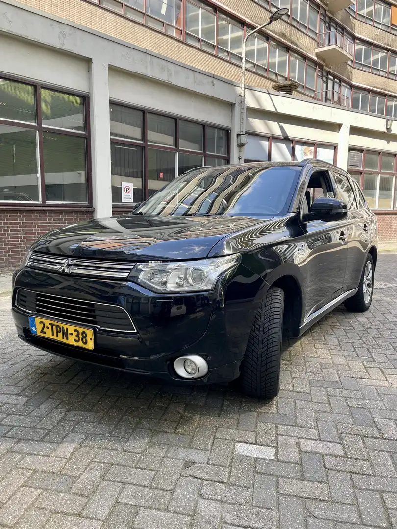 Mitsubishi Outlander 2.0 4WD Invite - 1