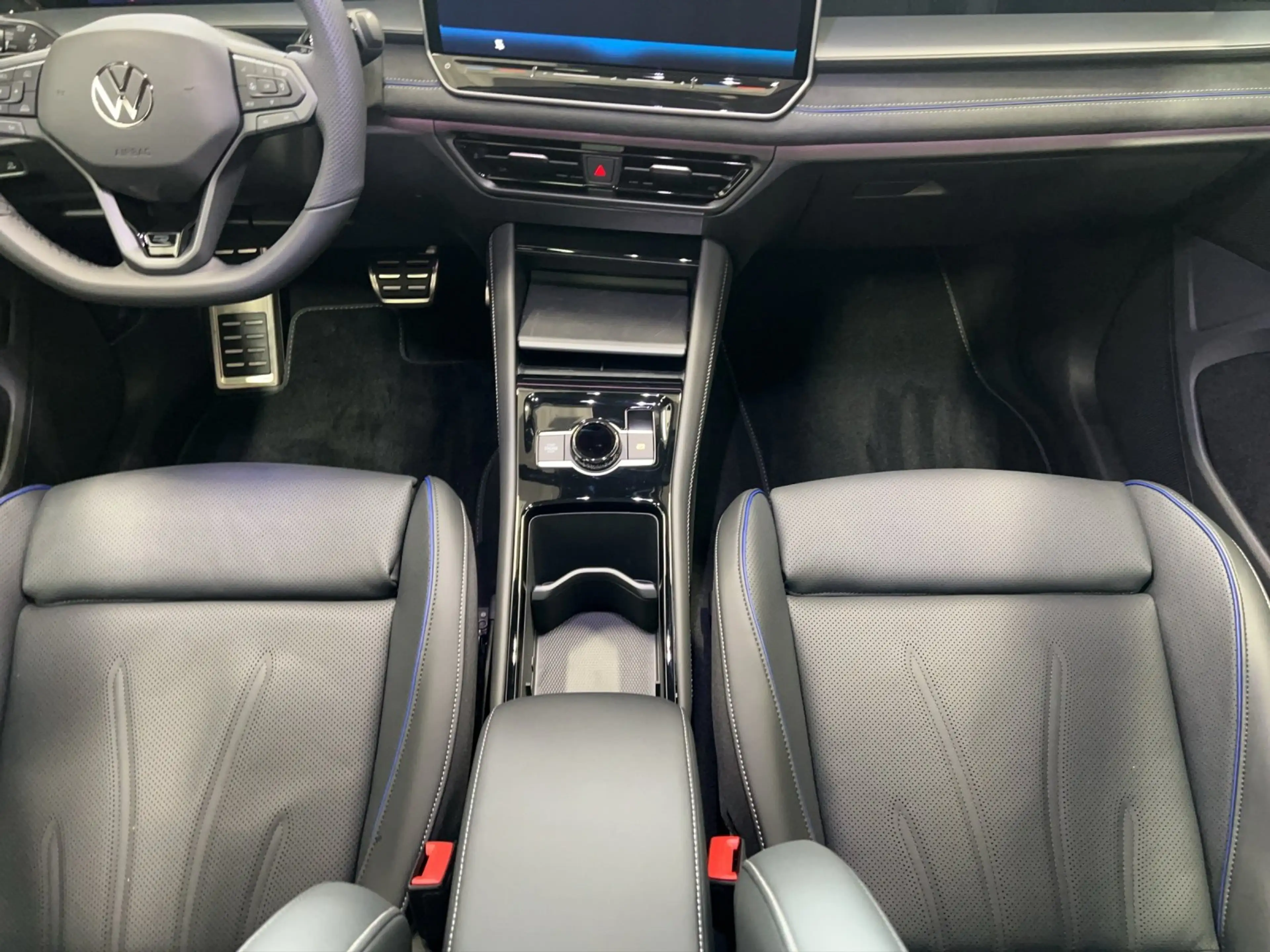 Volkswagen Tayron 2.0 TDI DSG 4MOTION R-Line | AHK | 7 Sitzer I Lede — photo 13