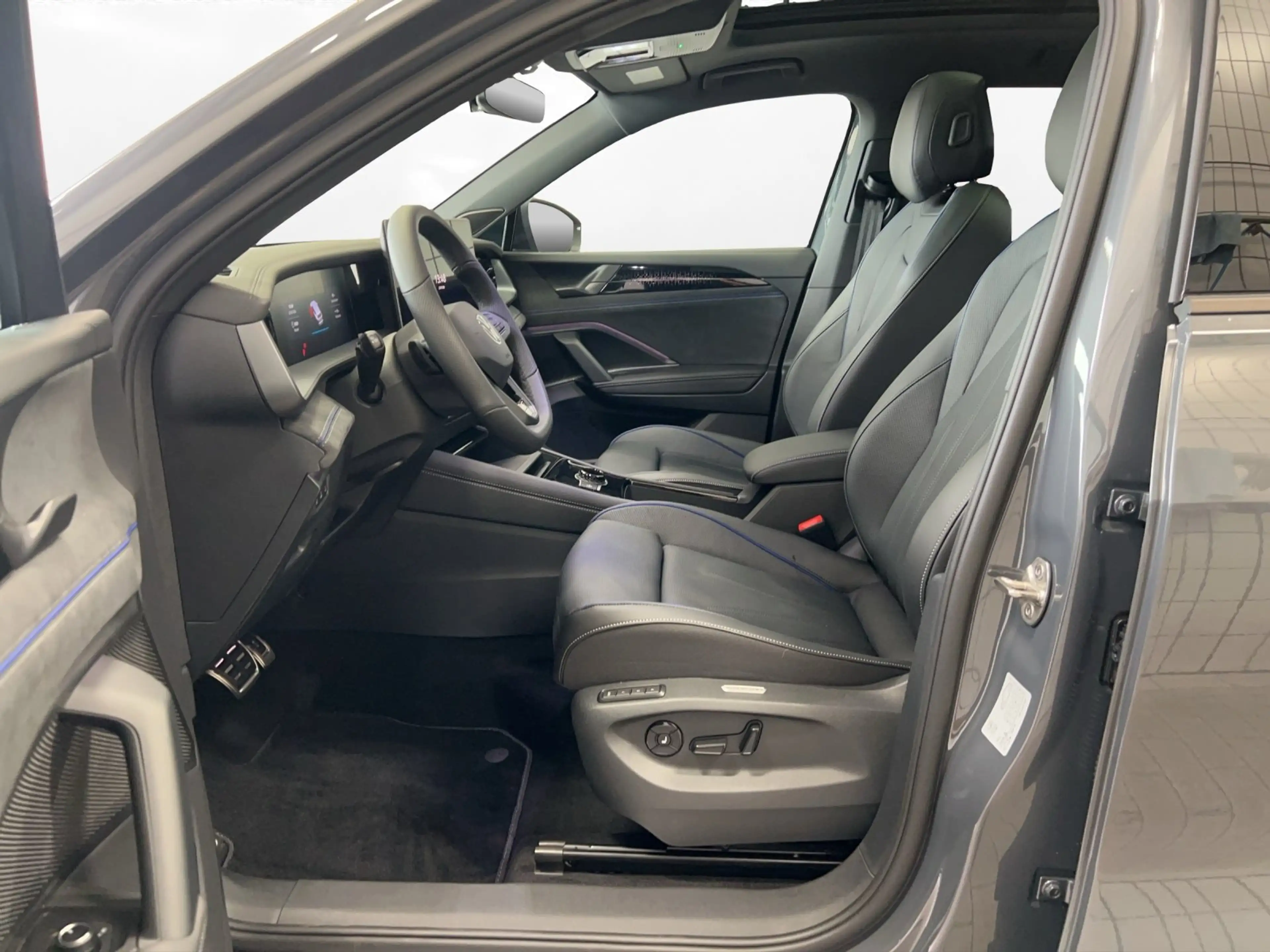 Volkswagen Tayron 2.0 TDI DSG 4MOTION R-Line | AHK | 7 Sitzer I Lede — photo 8
