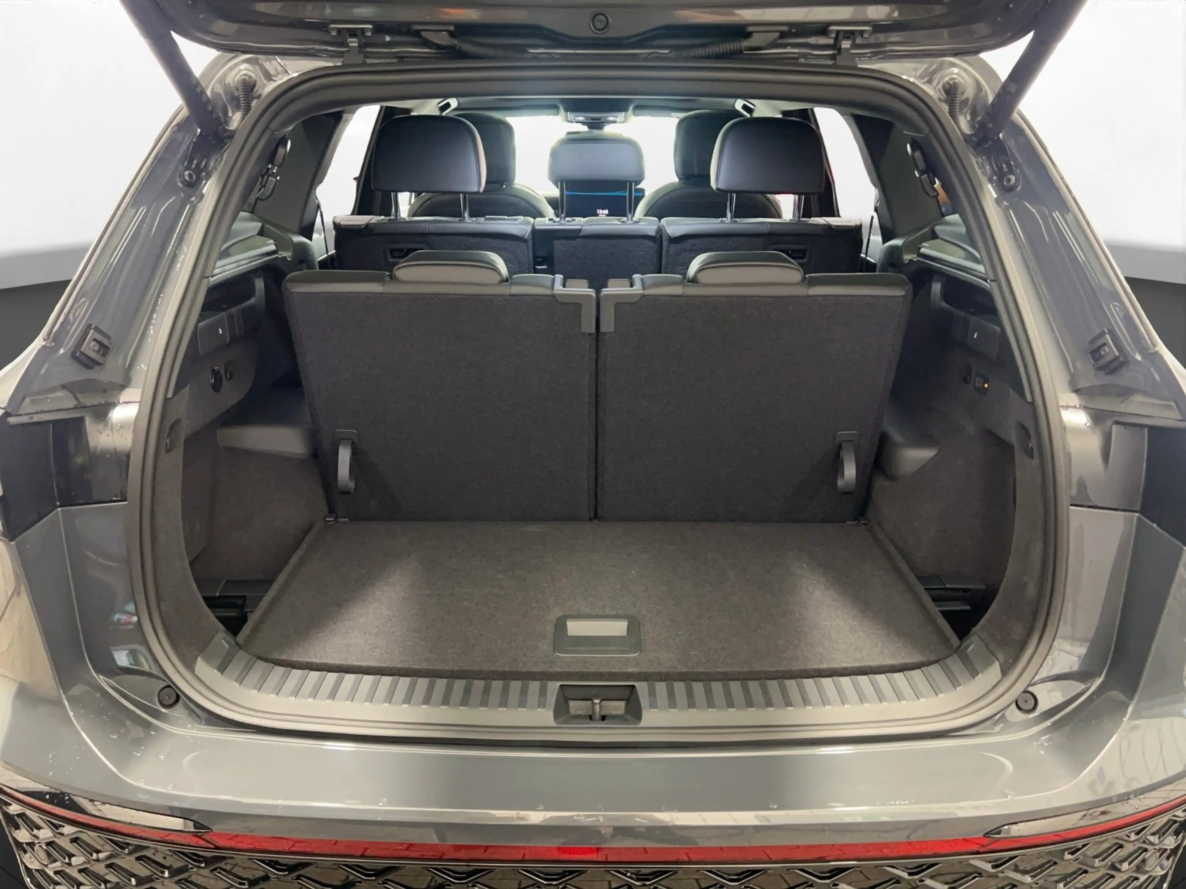 Volkswagen Tayron 2.0 TDI DSG 4MOTION R-Line | AHK | 7 Sitzer I Lede — photo 15