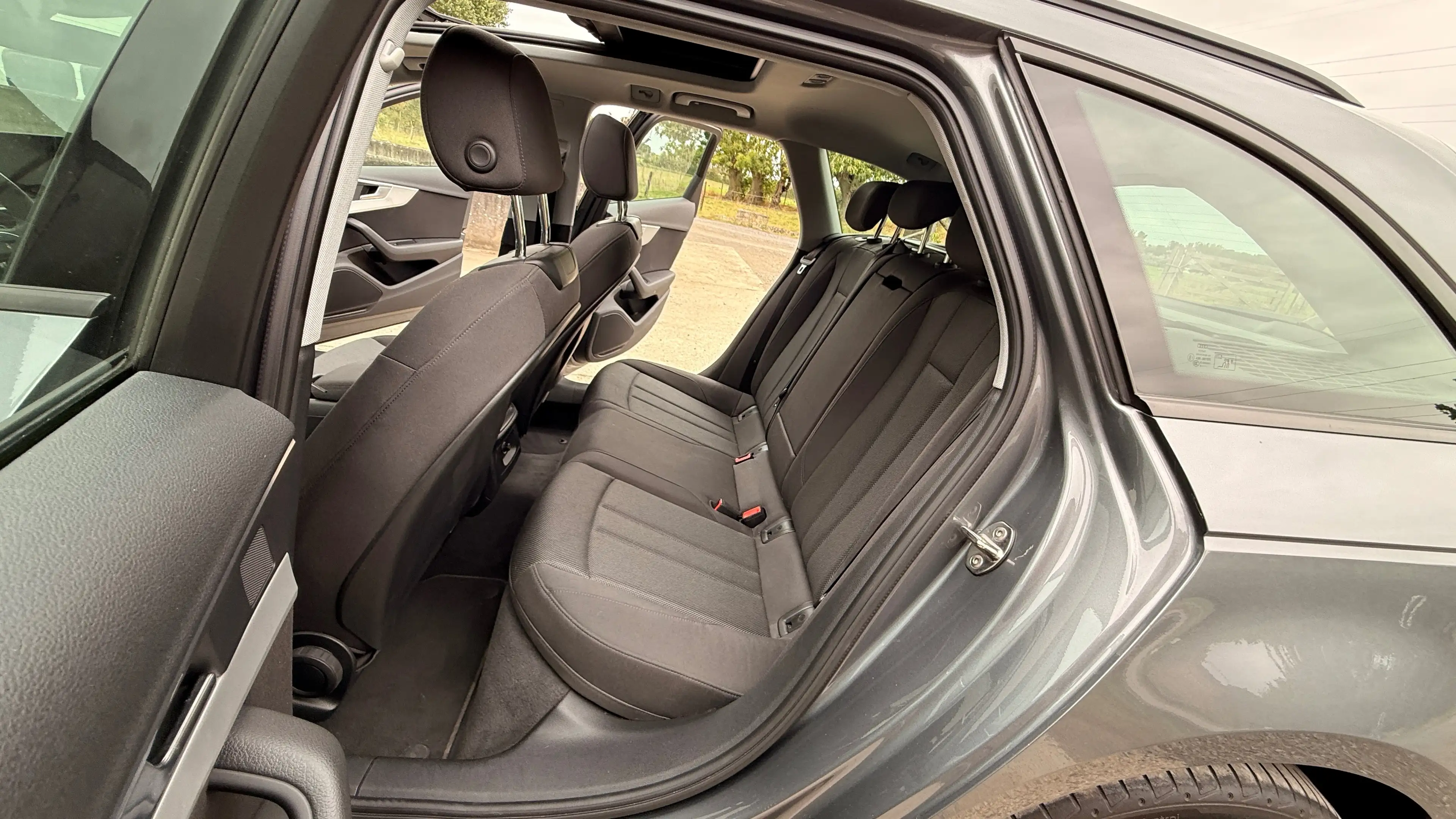 Audi A4 A4 Avant 35 TDi Bus.Edit. Design S tron.(EU6d-T.) — photo 12