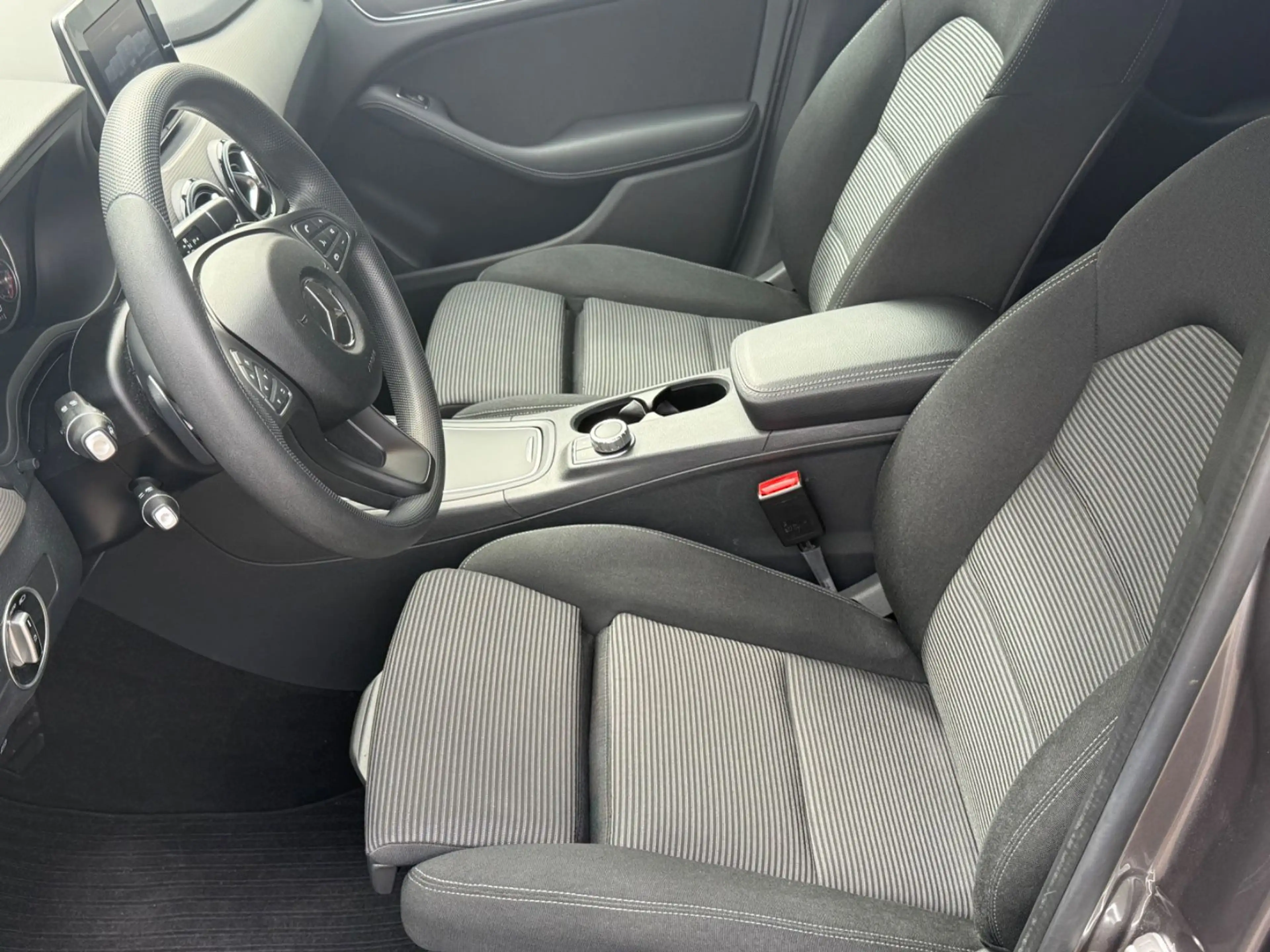 Mercedes-Benz B 200 AHK-Rückfahrkamera- ACC- Totwinkelas. — photo 12