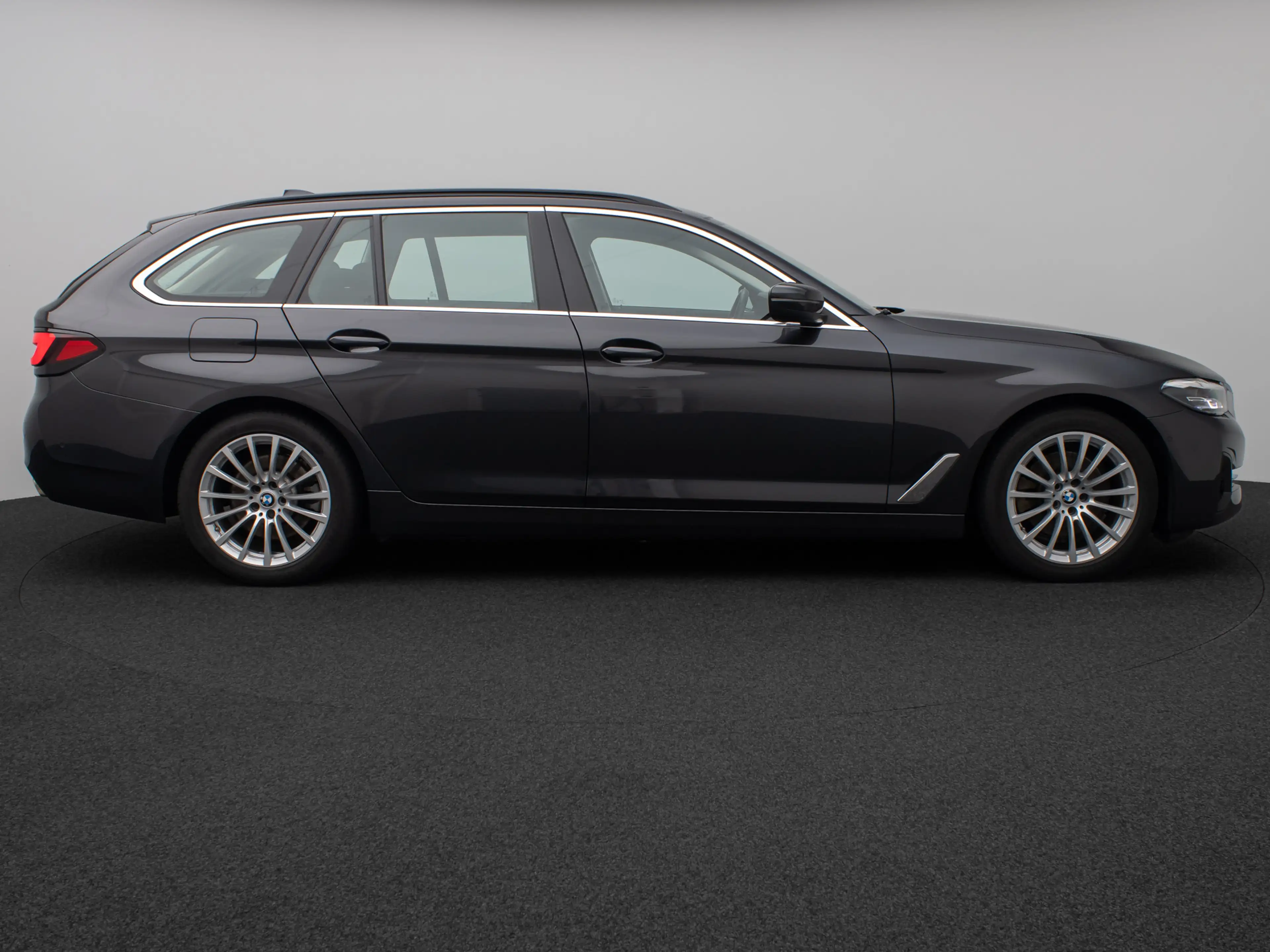 BMW 520 Kamera HUD DAB 4xKlima DrivingAssist Alarm — photo 5