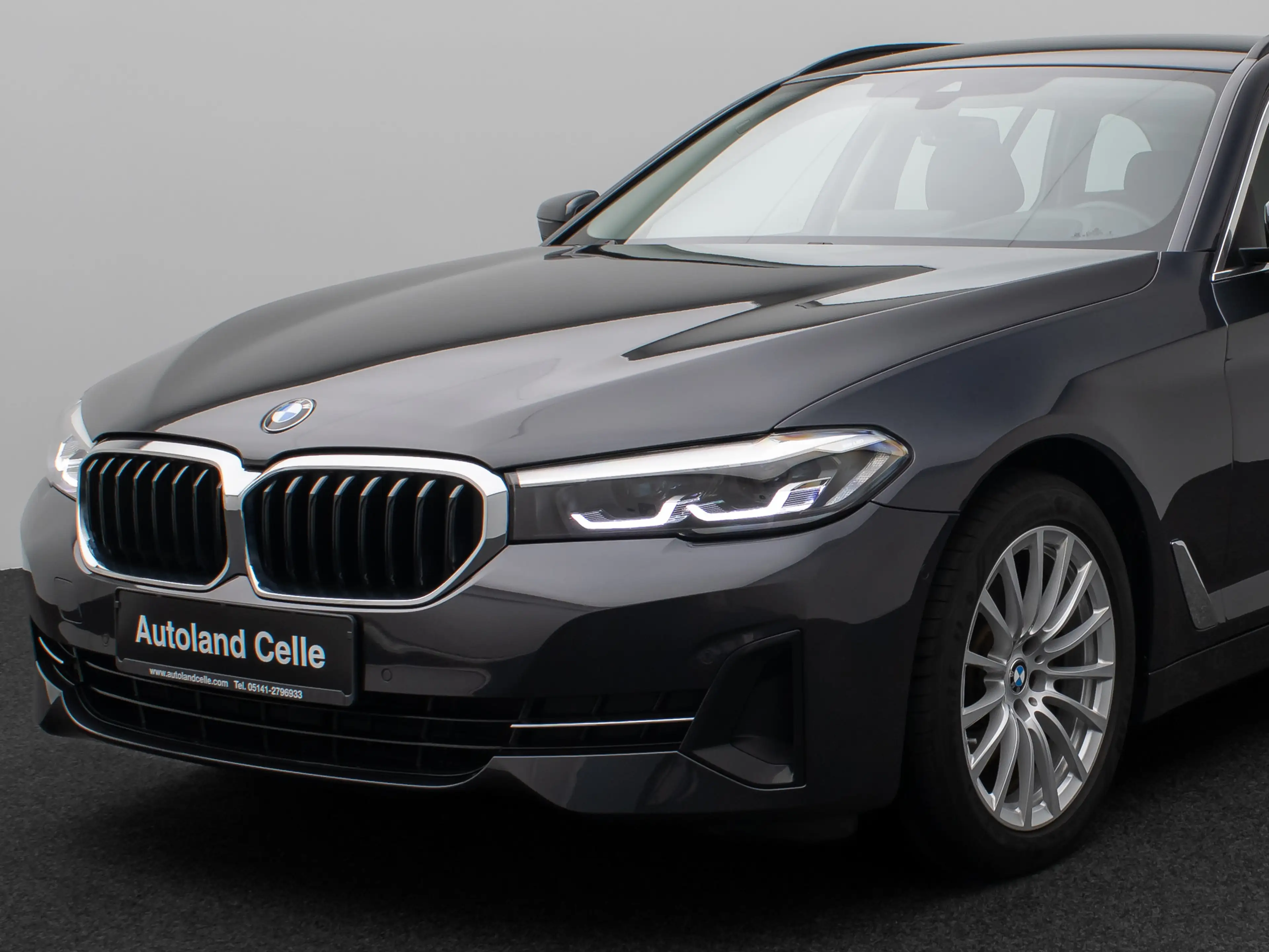 BMW 520 Kamera HUD DAB 4xKlima DrivingAssist Alarm — photo 17