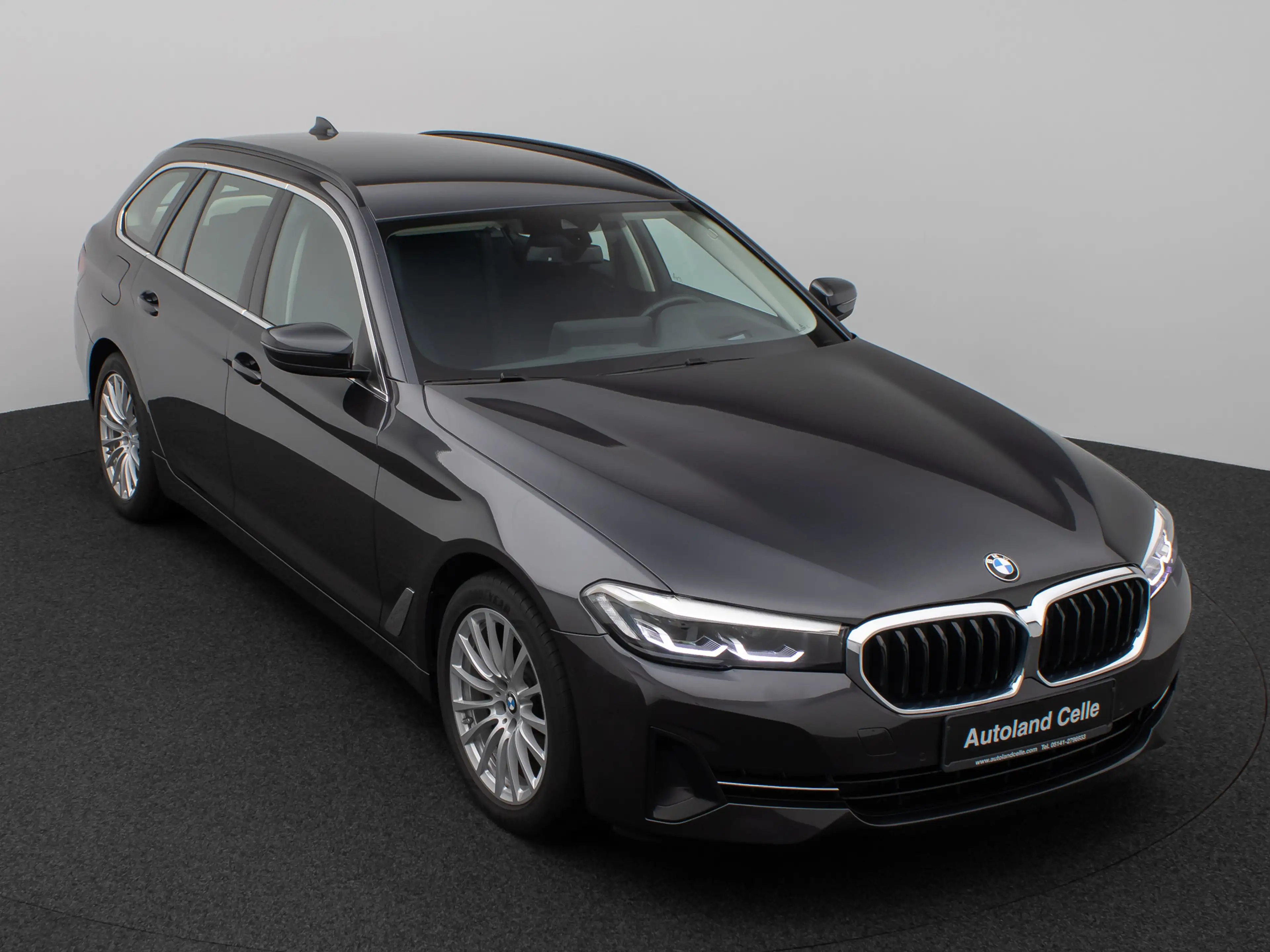BMW 520 Kamera HUD DAB 4xKlima DrivingAssist Alarm — photo 3