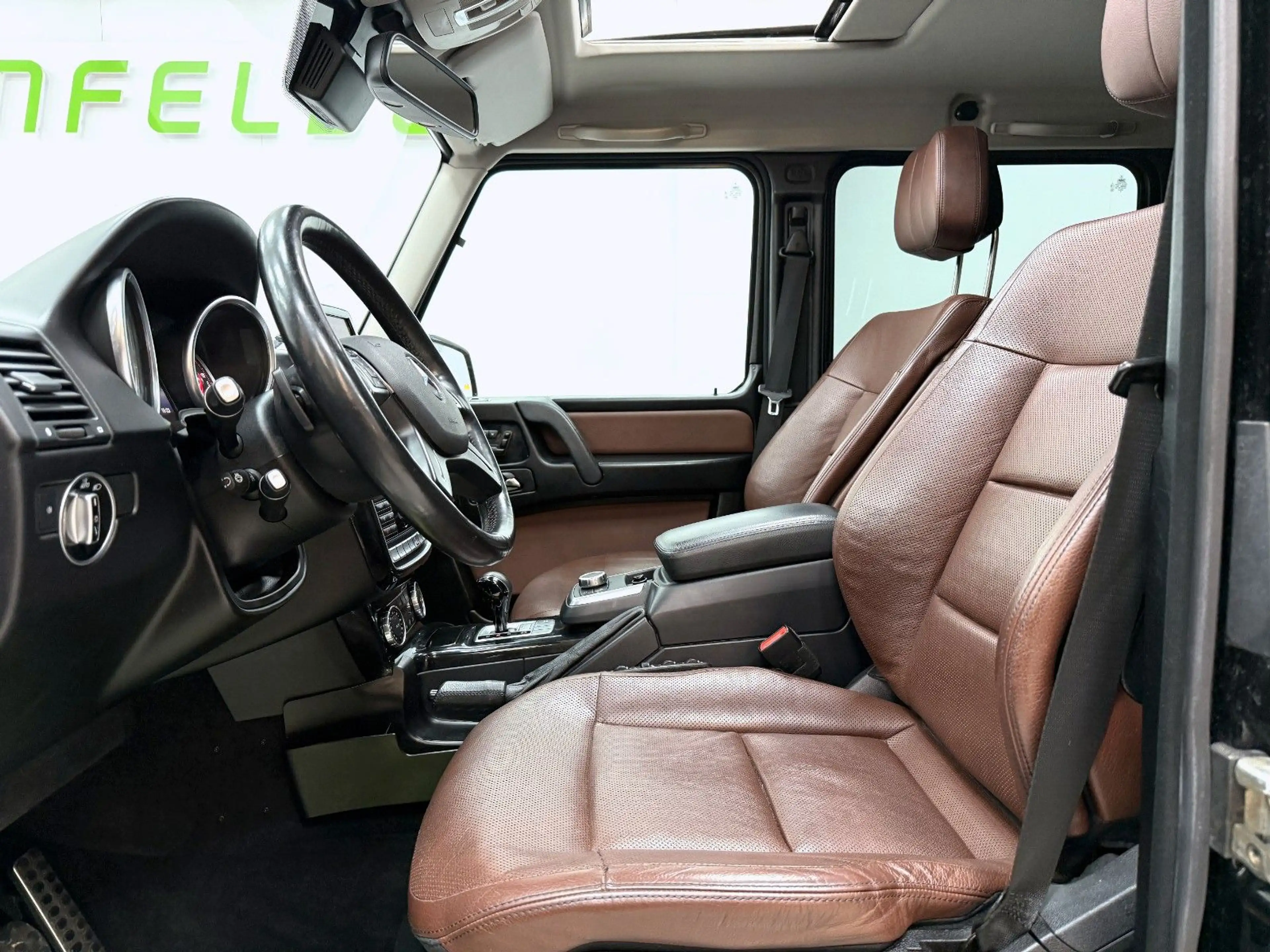 Mercedes-Benz G 350 d / AMG / S-DACH / MEMORY / AHK / BI-XENON — photo 11