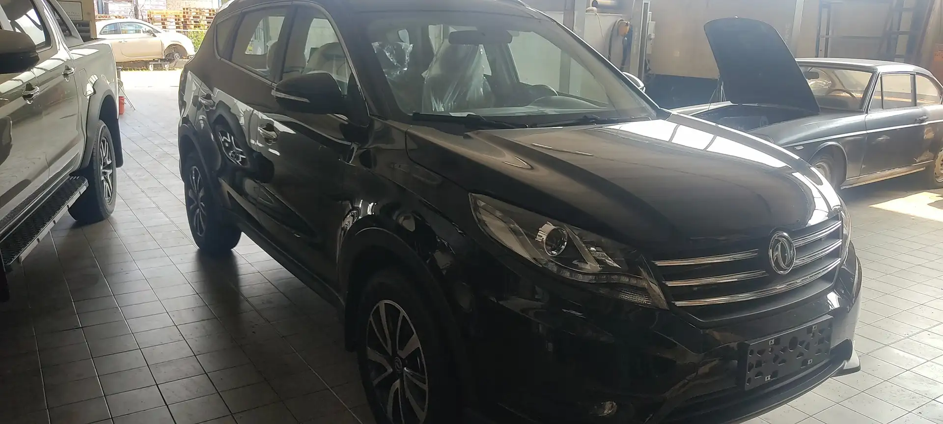 DFSK Glory 580 1.5 turbo auto 7p. GPL Negru - 2