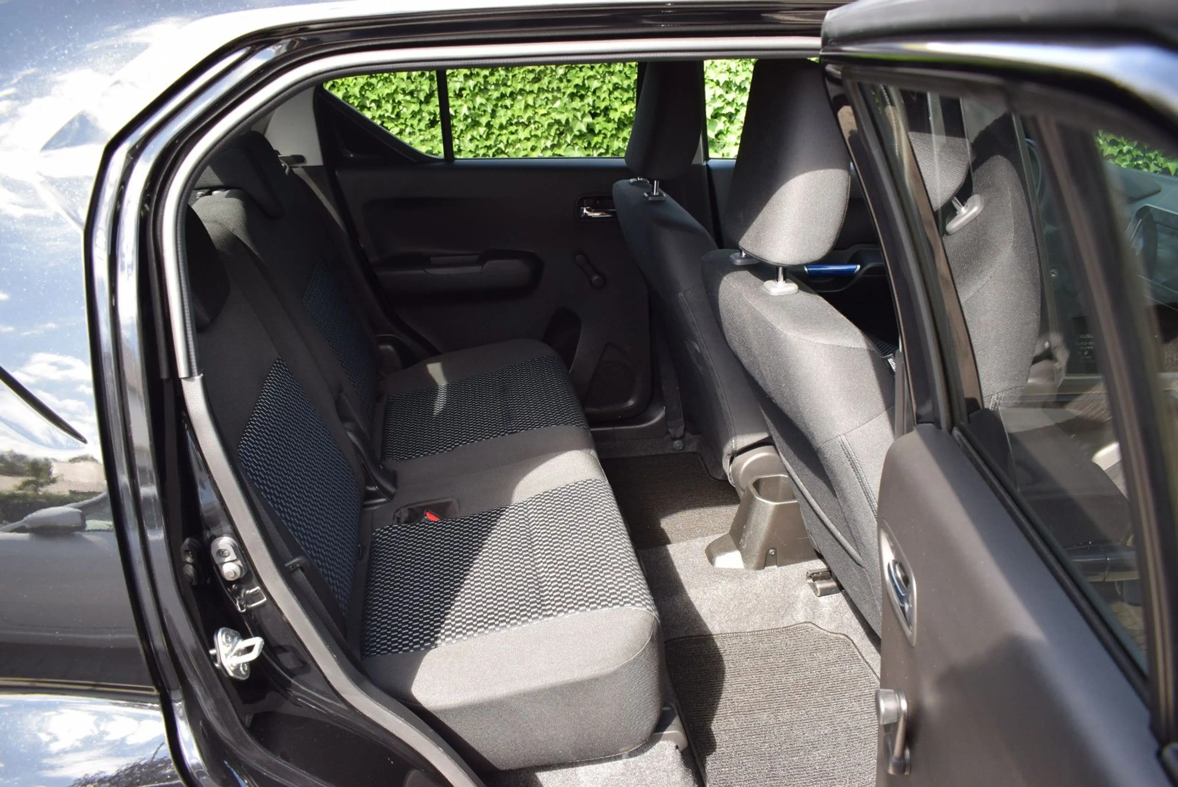 Suzuki Ignis Comfort 4x4 1.Hd/AHK/8-bereift — photo 13