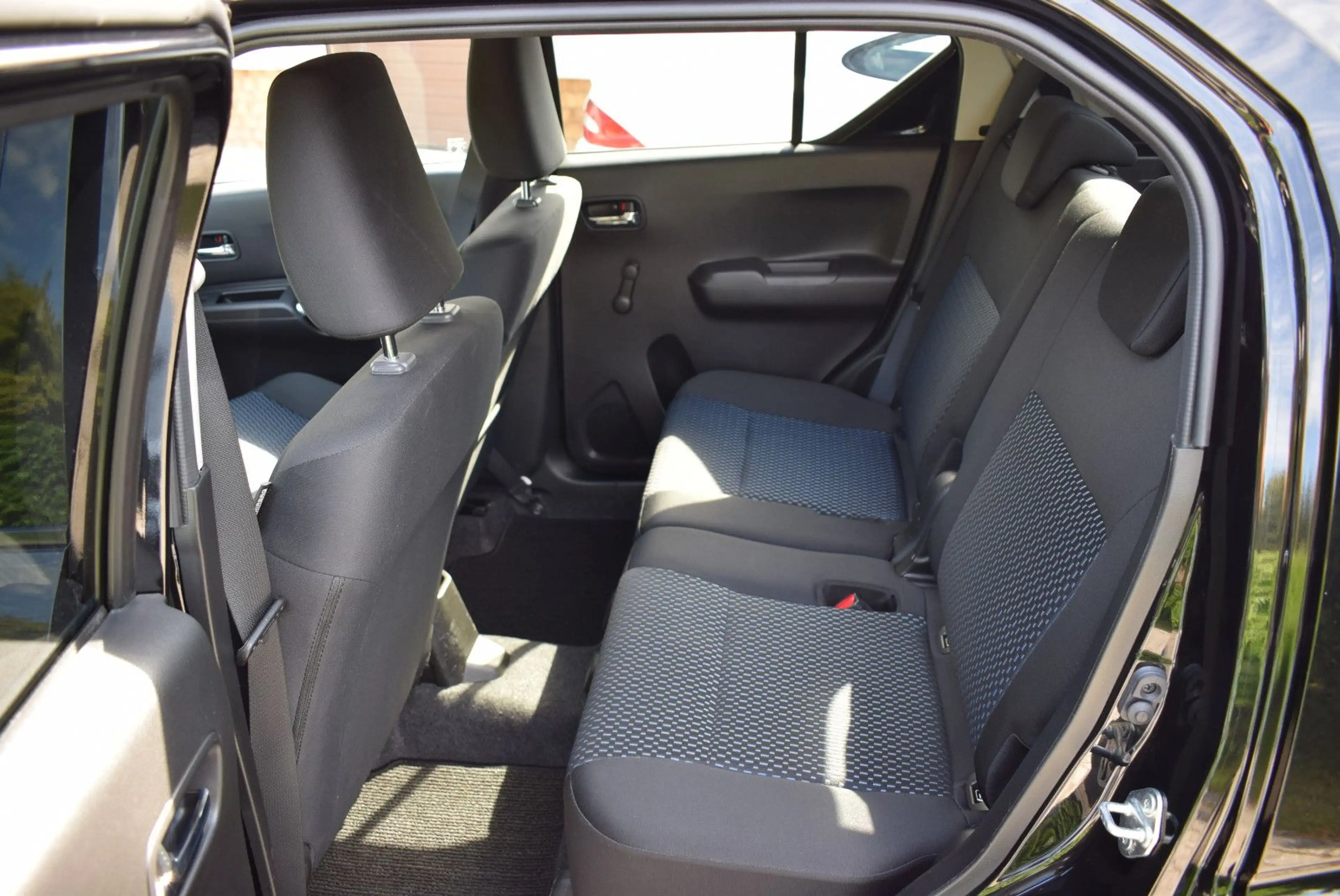 Suzuki Ignis Comfort 4x4 1.Hd/AHK/8-bereift — photo 14