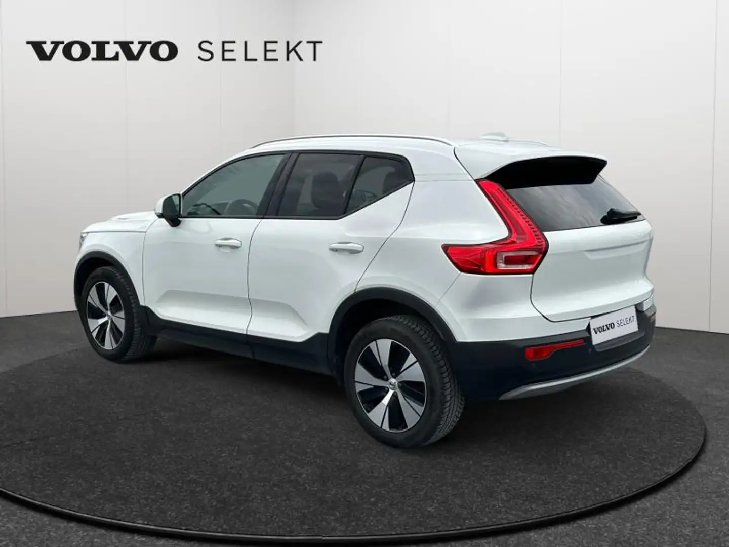 Volvo XC40 T3 Momentum Pro / Essence Blanc - 2