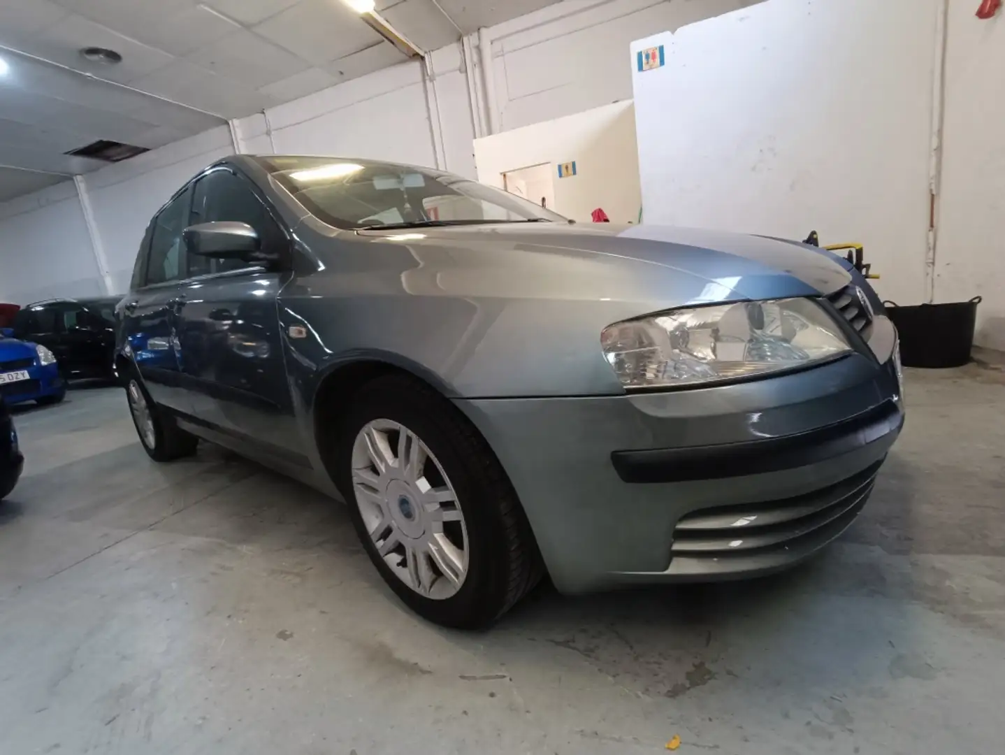 Fiat Stilo 1.6 Active Plateado - 1