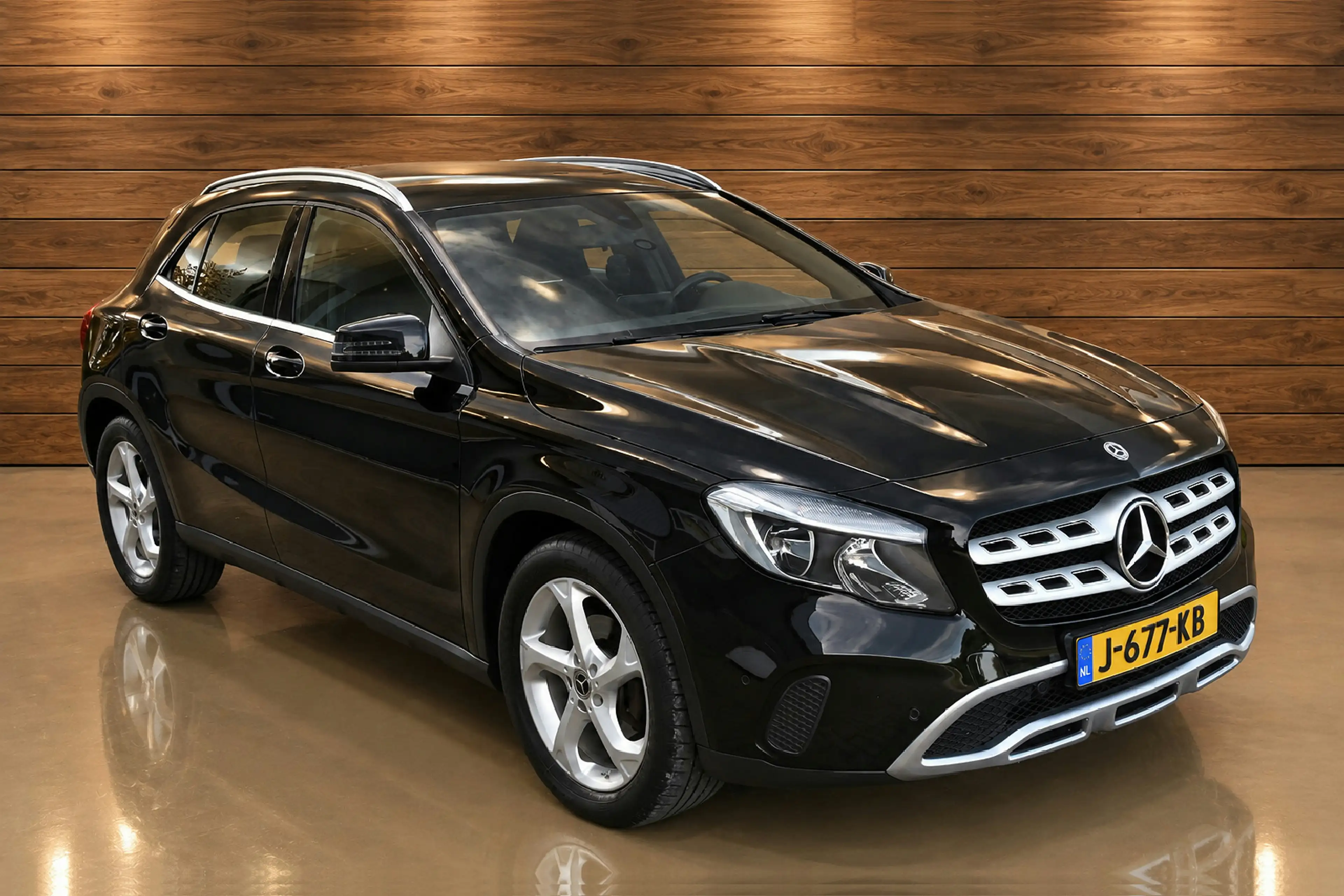 Mercedes-Benz GLA 200 Premium — photo 7