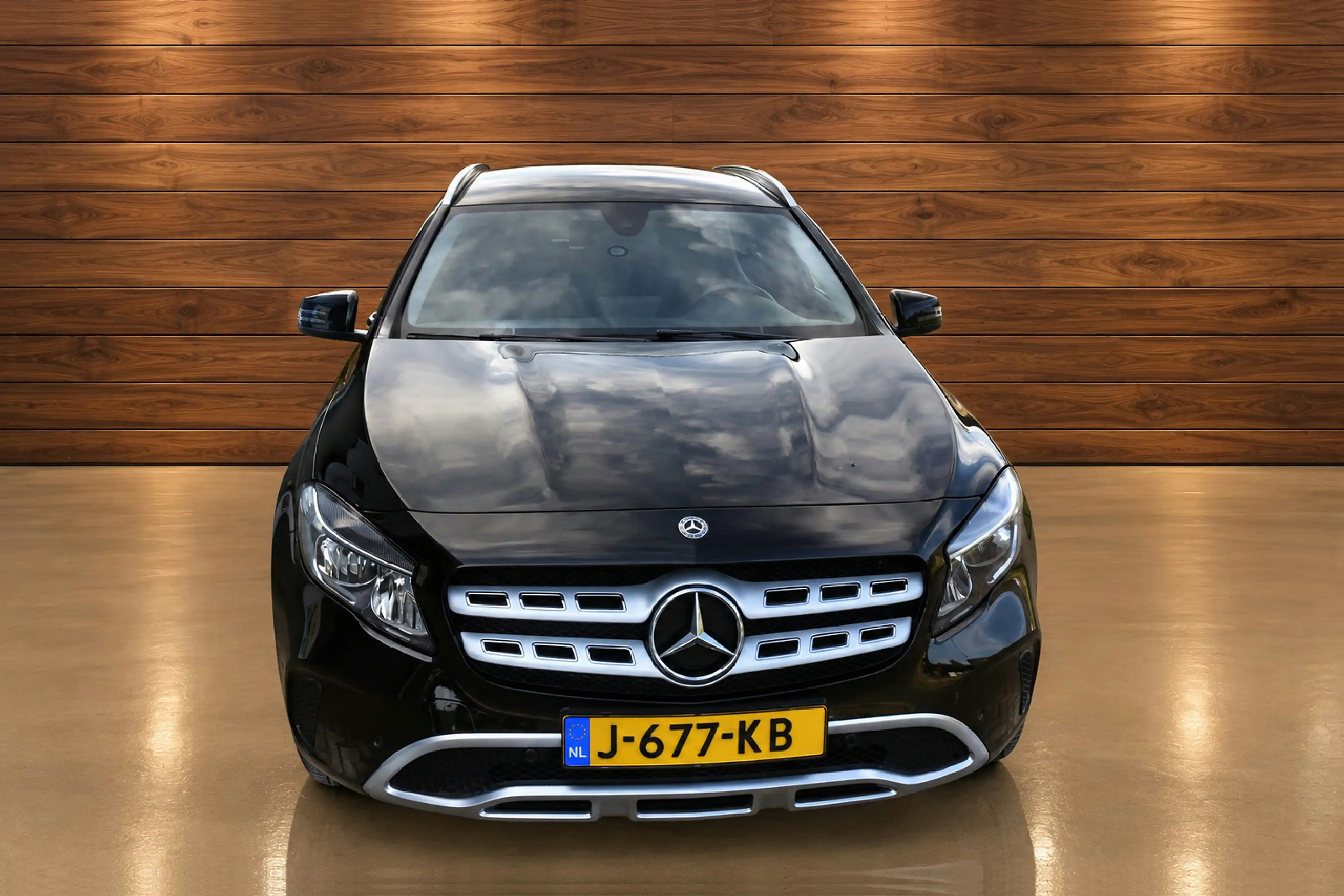 Mercedes-Benz GLA 200 Premium — photo 8