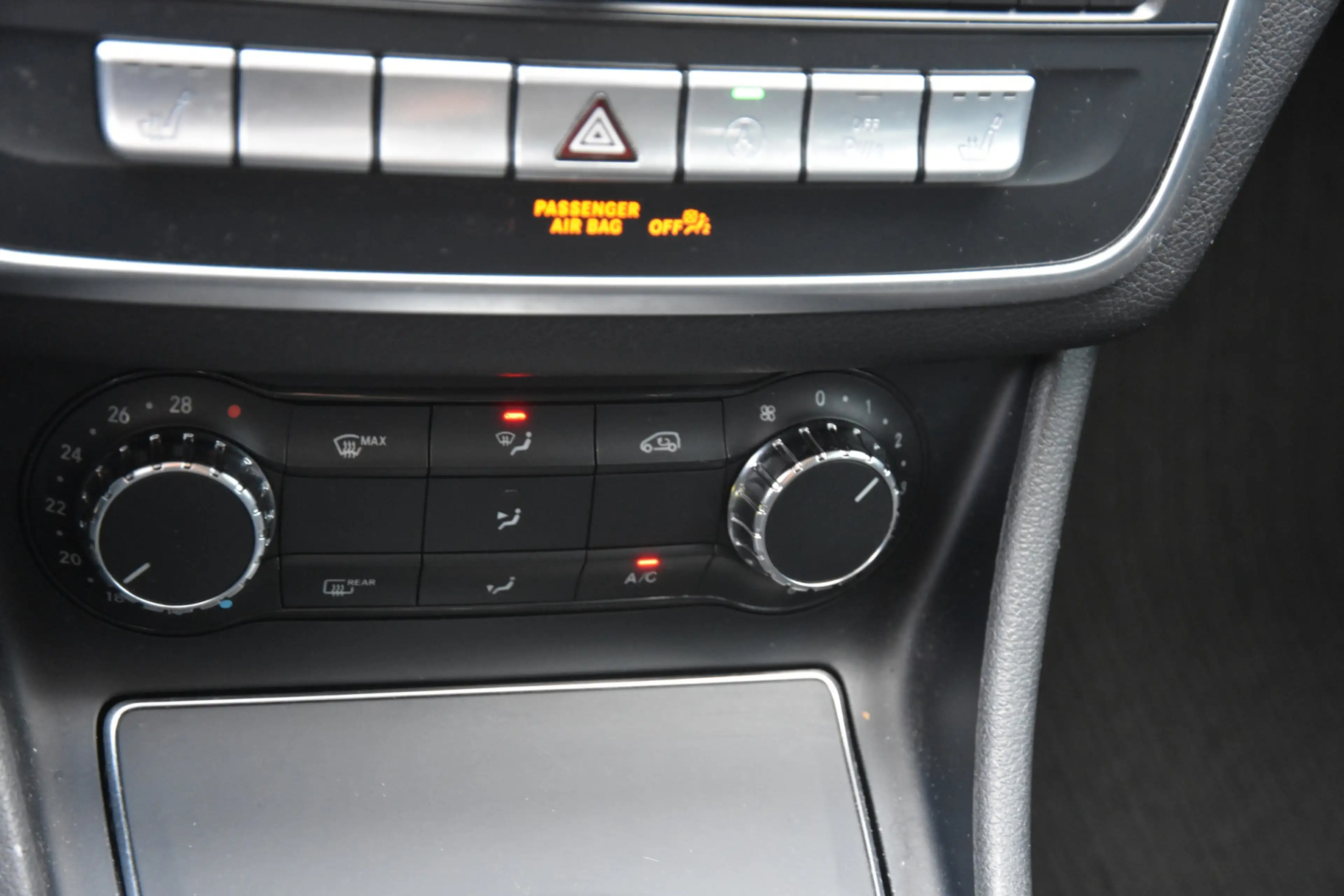 Mercedes-Benz GLA 200 Premium — photo 19