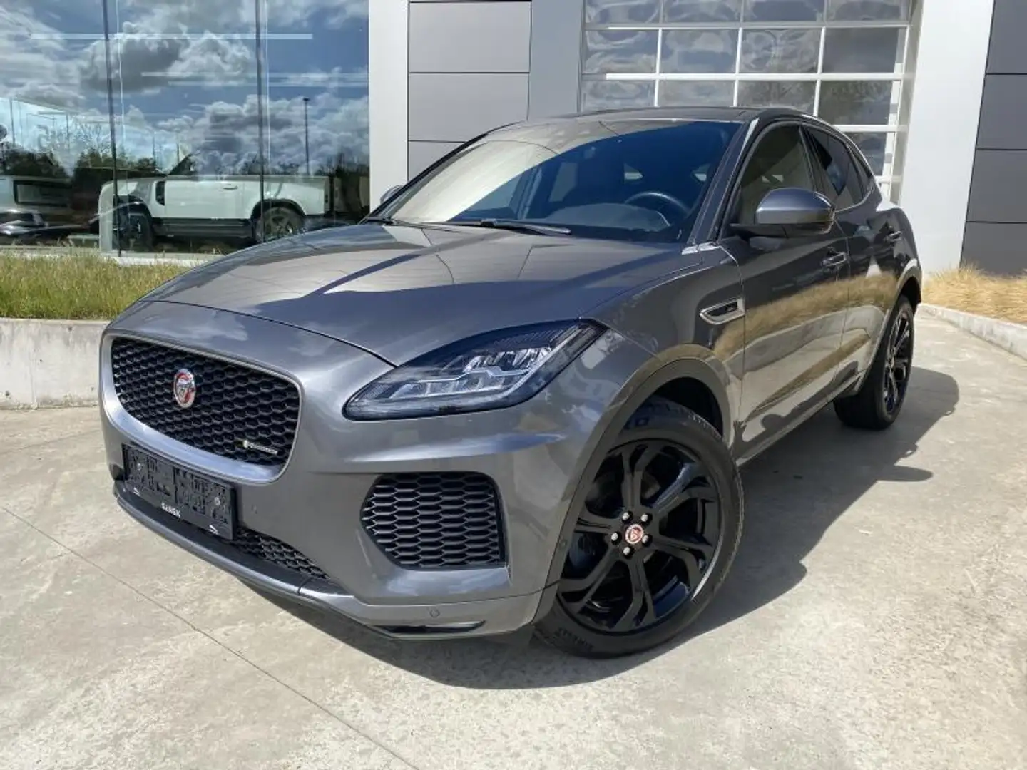 Jaguar E-Pace R-Dynamic SE D150 Grijs - 1