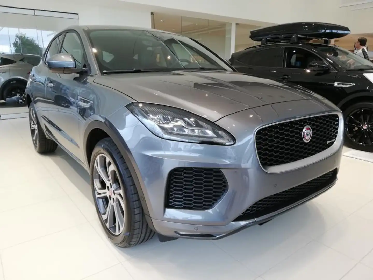 Jaguar E-Pace R-Dynamic SE D150 Grijs - 2