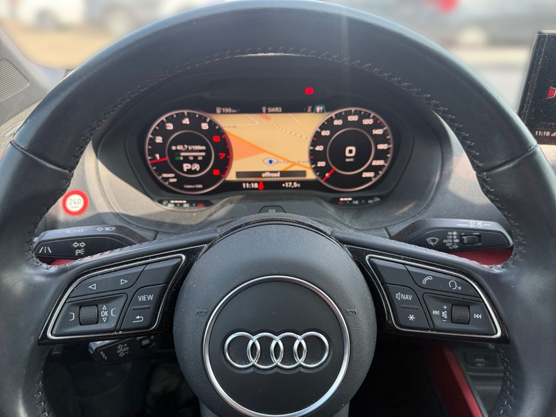 Audi Q2 2,0 TFSI quattro sport Tecnology Navi B&O — photo 14