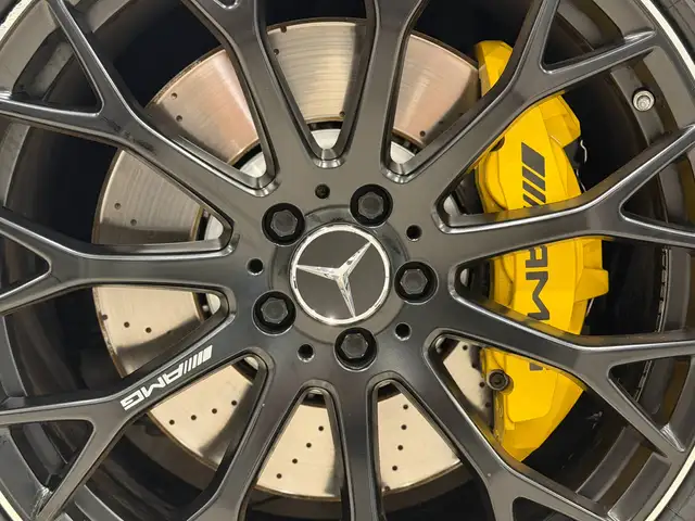 Mercedes-Benz SL view 11