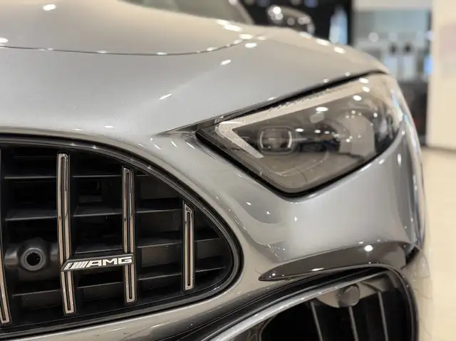 Mercedes-Benz SL view 8