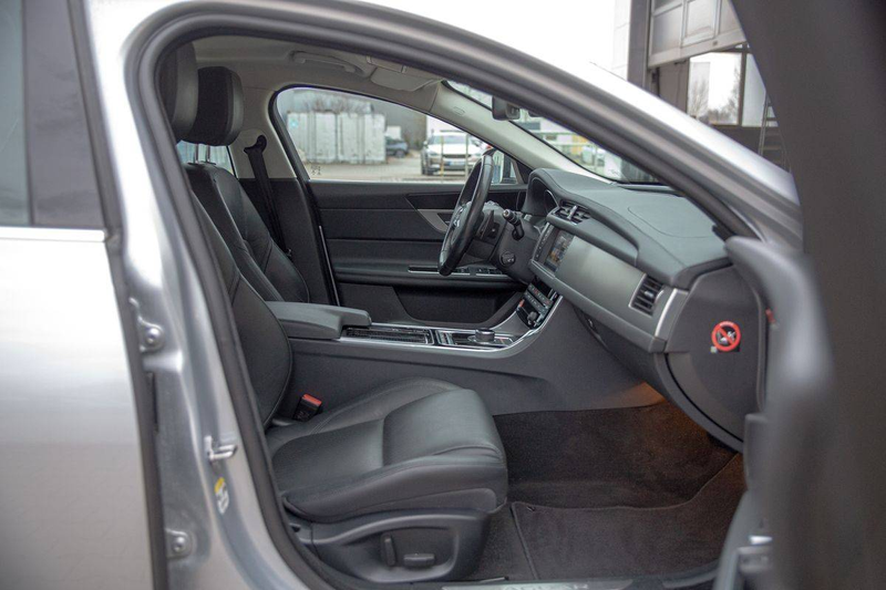 Jaguar XF Prestige — photo 7