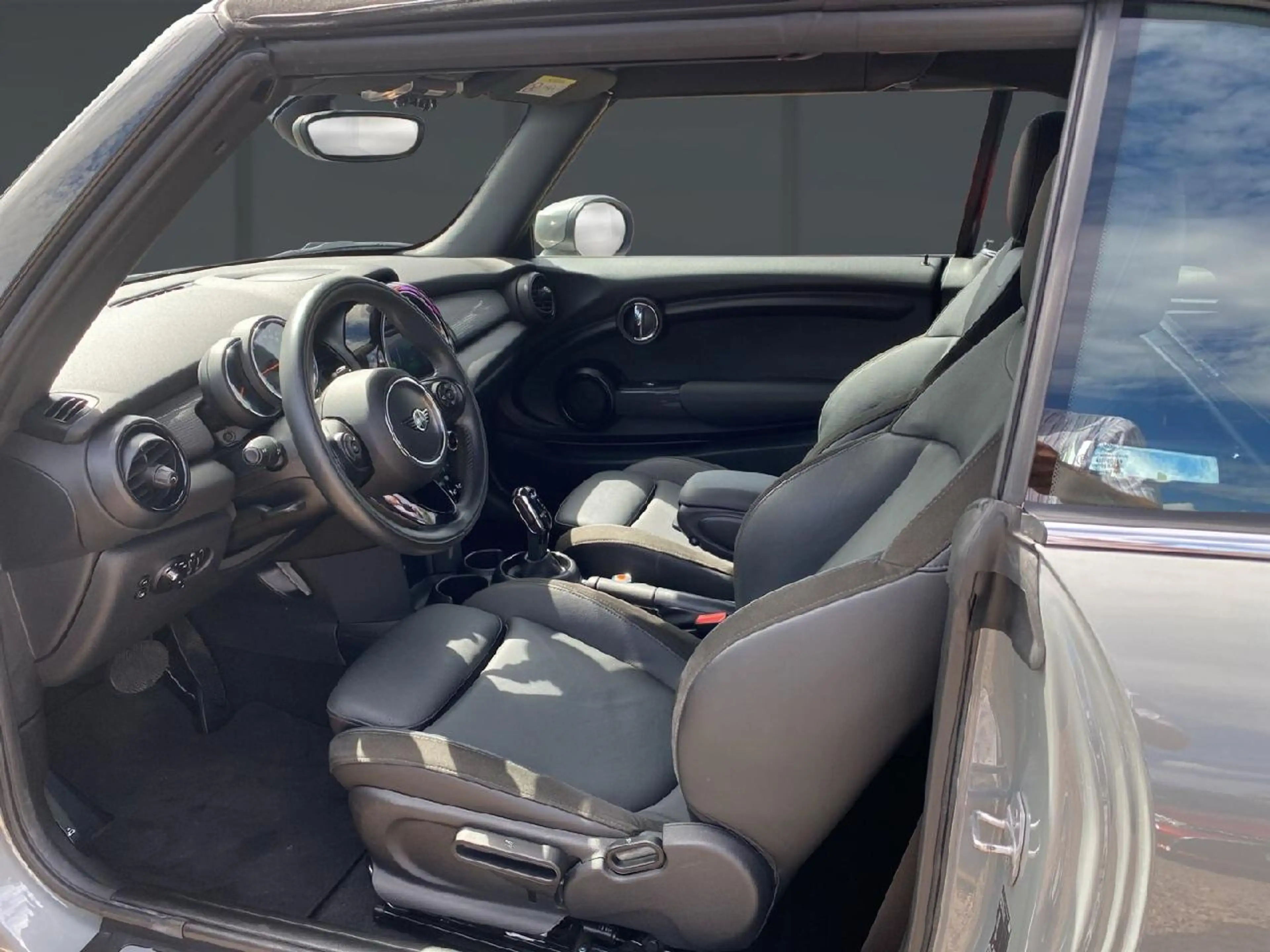 MINI Cooper Cabrio Cooper — photo 12