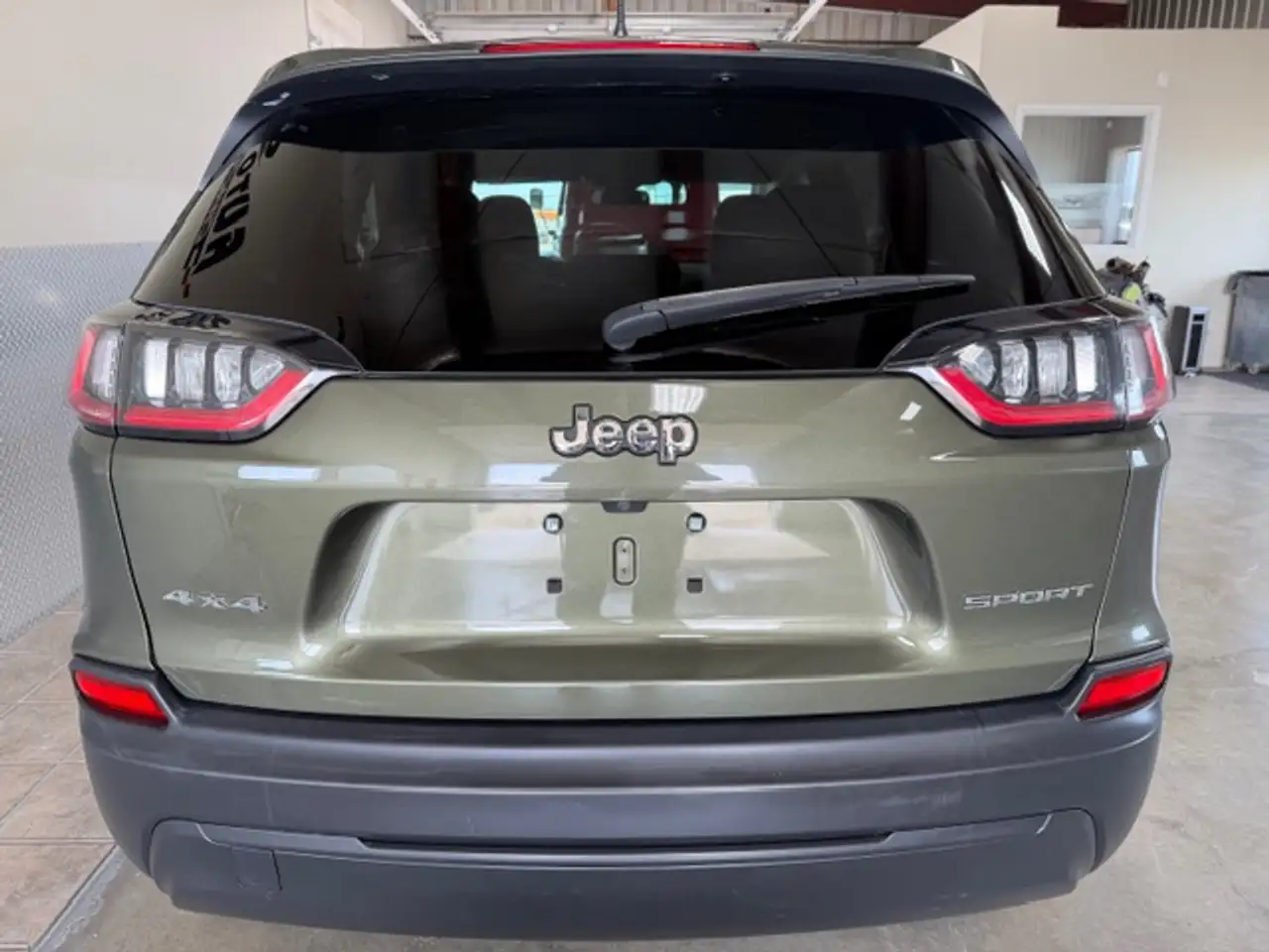 Jeep Cherokee снимка Jeep Cherokee