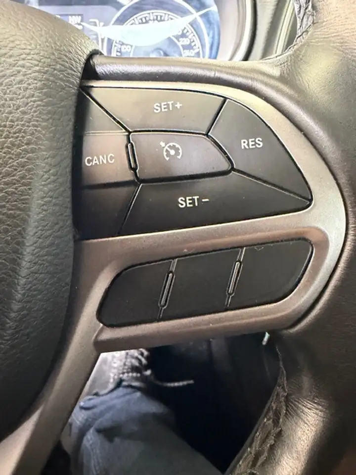 Jeep Cherokee снимка Jeep Cherokee