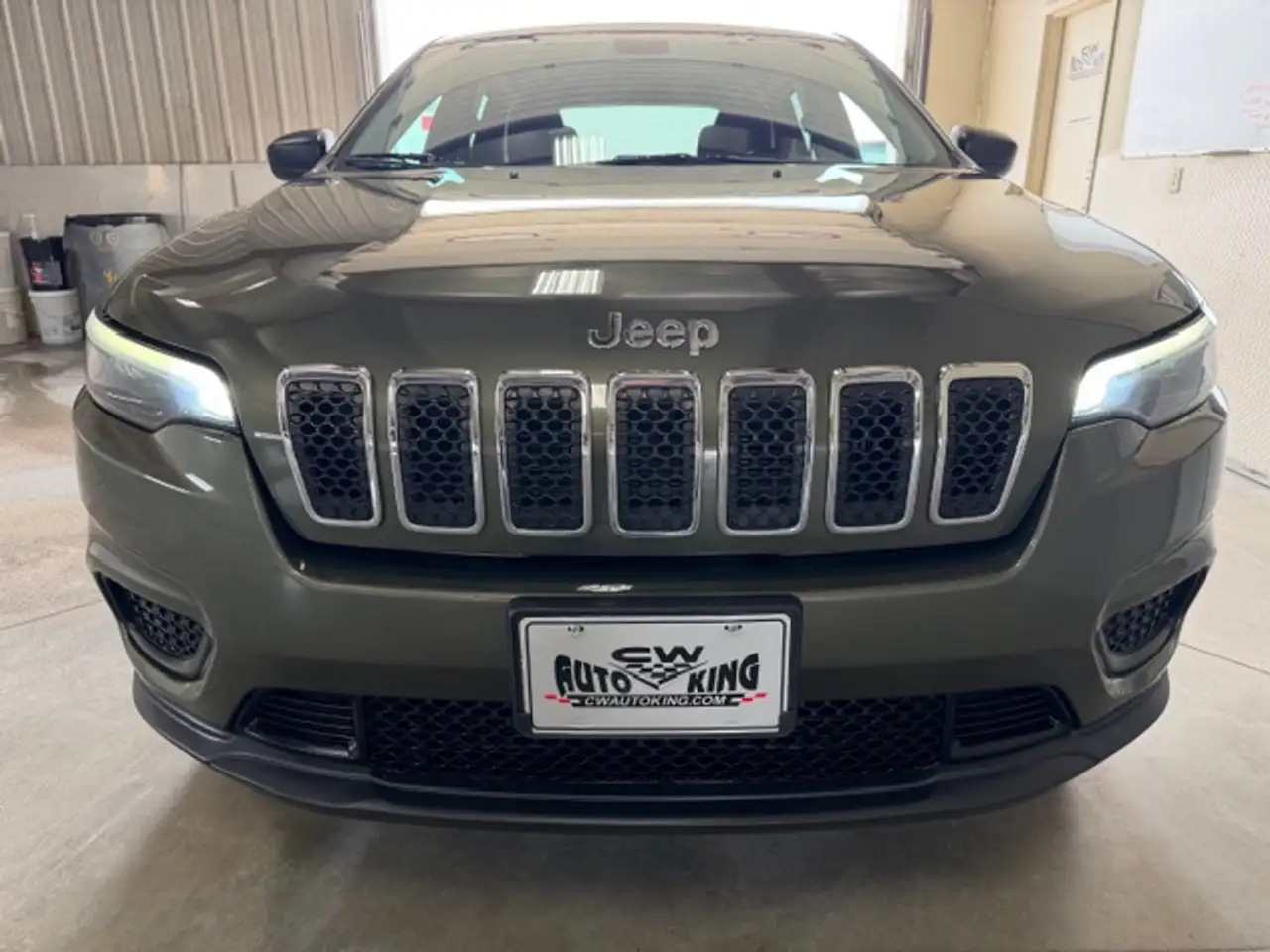 Jeep Cherokee снимка Jeep Cherokee